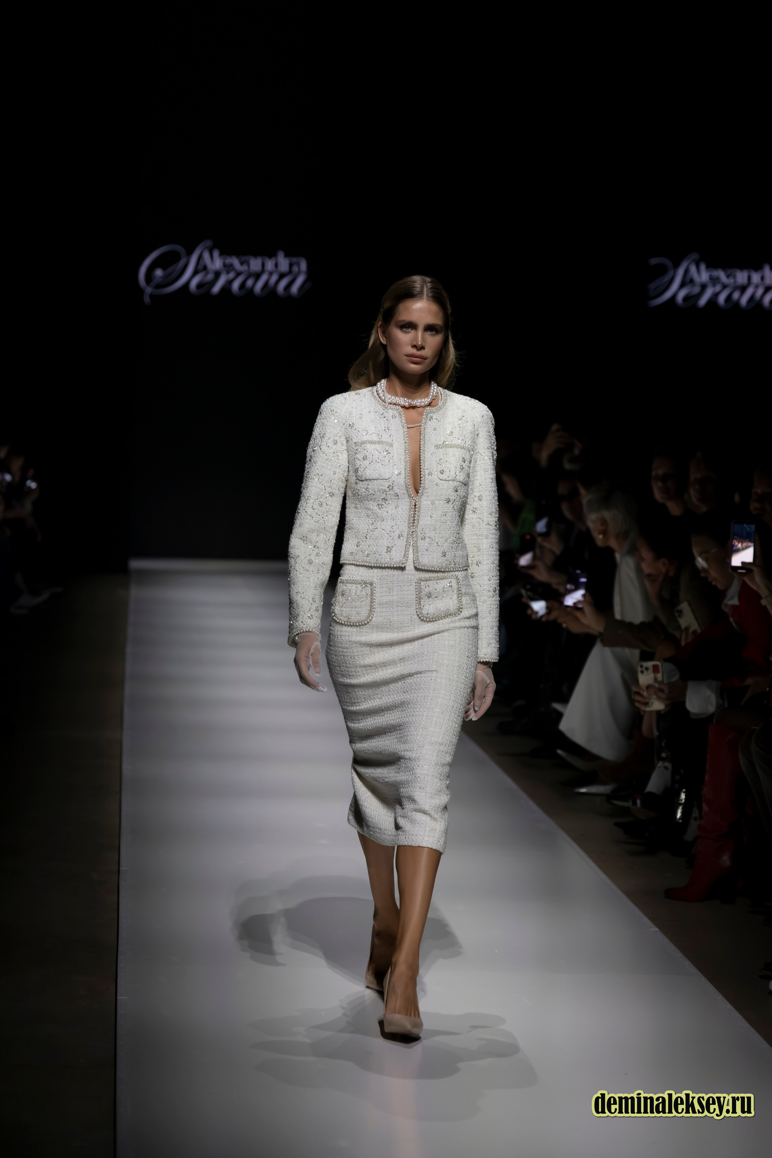 Московская неделя моды 2024 9 октября дизайнер Alexandra Serova. Репортажный, семейный и студийный фотограф в Москве Демин Алексей
