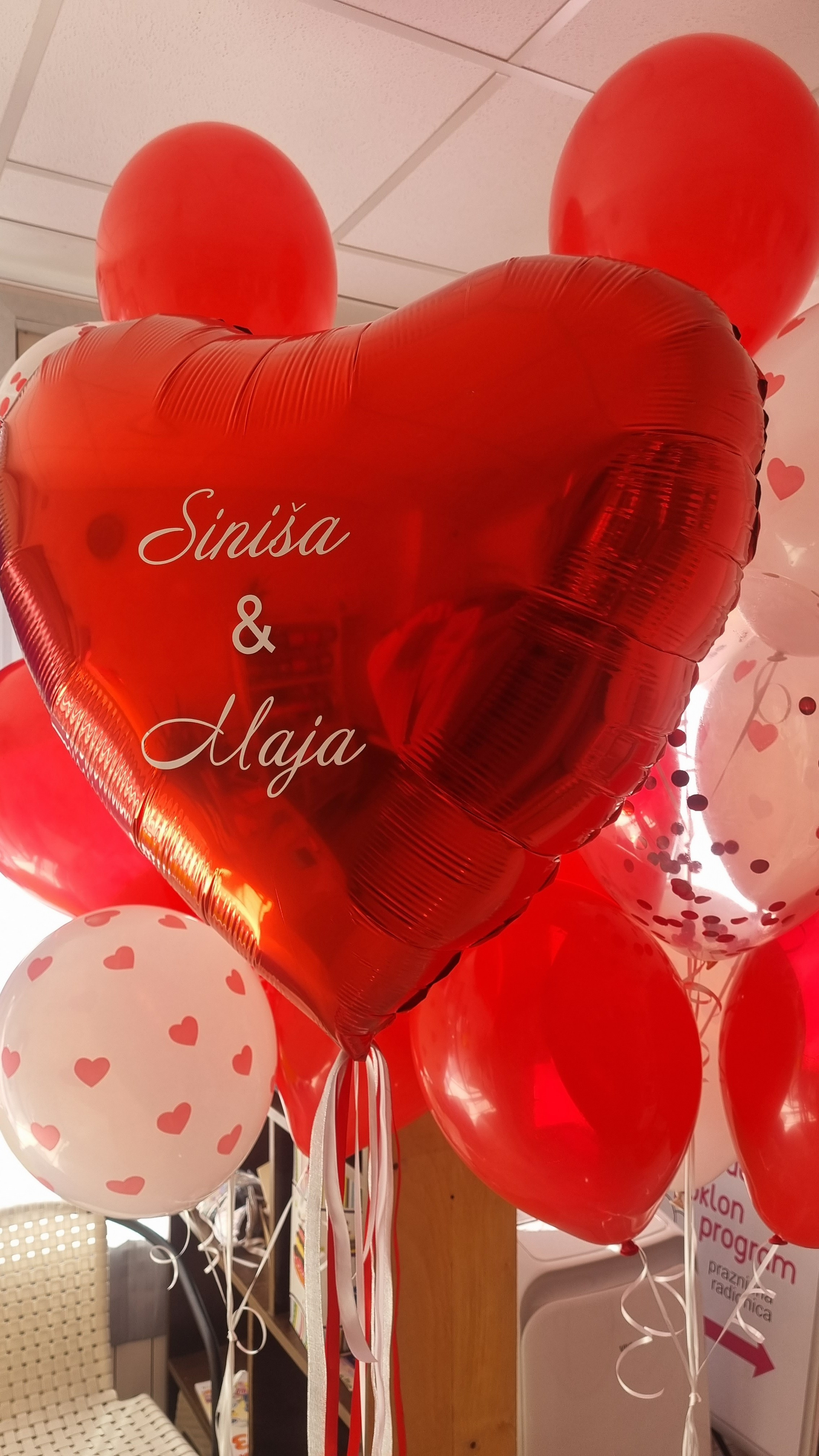 Vjenčanje Devojačko veče Prosidba Dekoracije za vjenčanje Dekoracije za devojačko veče Dekoracije za prosidbu Dekoracija za vjenčanje Dekora. Шары с гелием, фотозоны Нови Сад Белград. Balone i dekoracije od balona Novi Sad Beograd