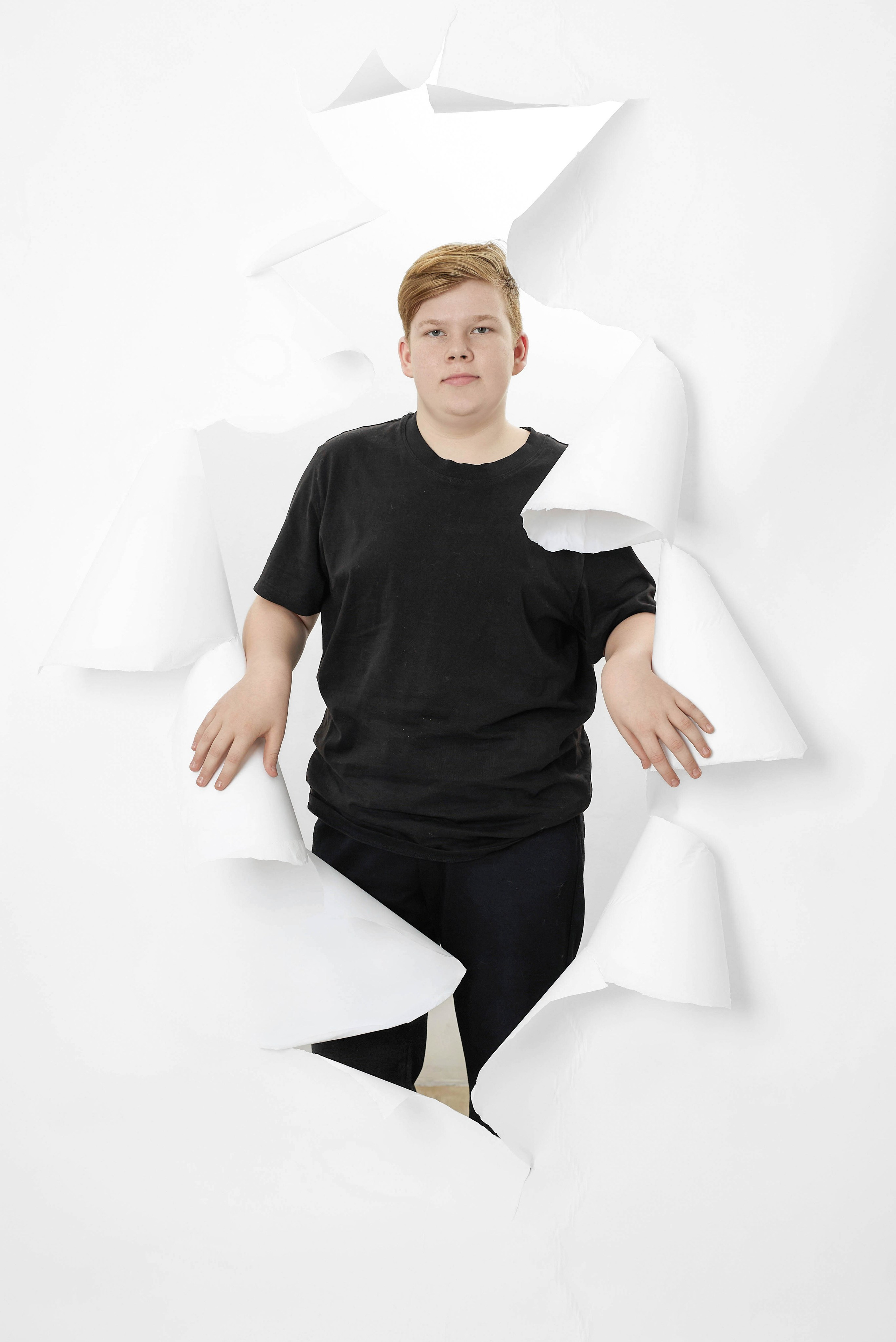 Альбом на окончание школы 9 и 11 класс «Взрывной». Выпускные альбомы в Тюмени для школ, садов, вузов спортивных секций