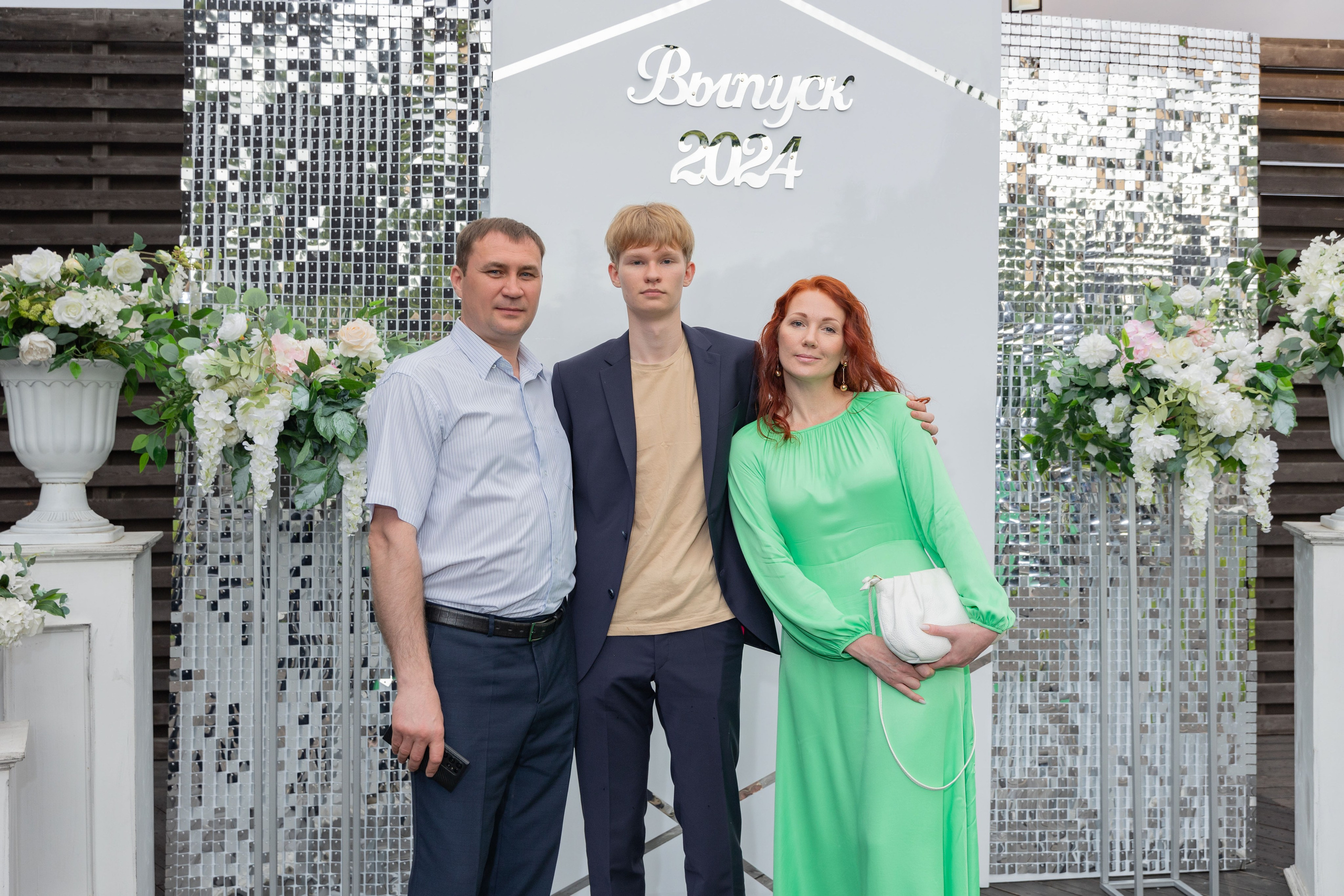 Выпускной вечер в школе № 58. Выпускные альбомы во Владивостоке