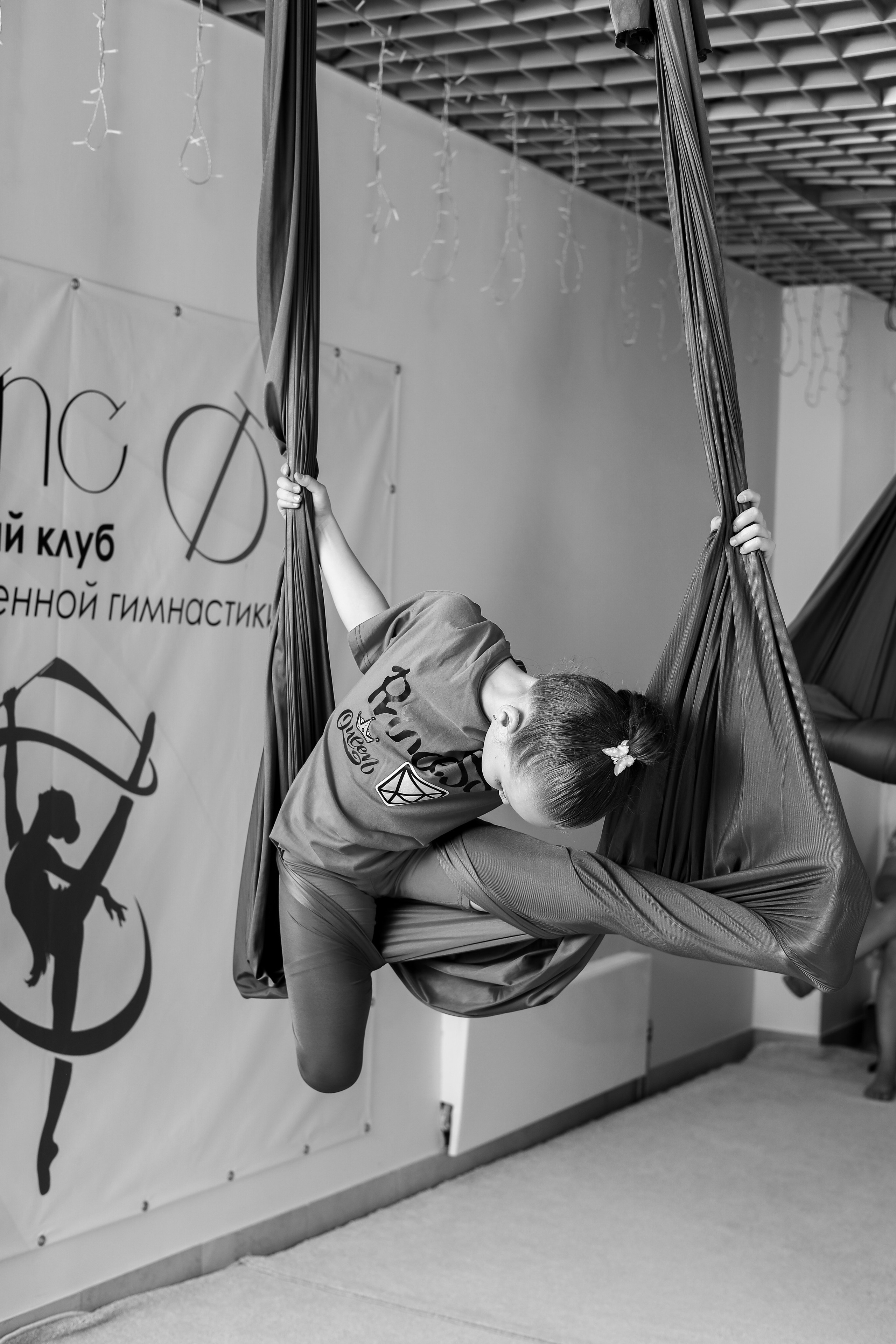 Детская аэройога. Фотограф Надршина Лилия