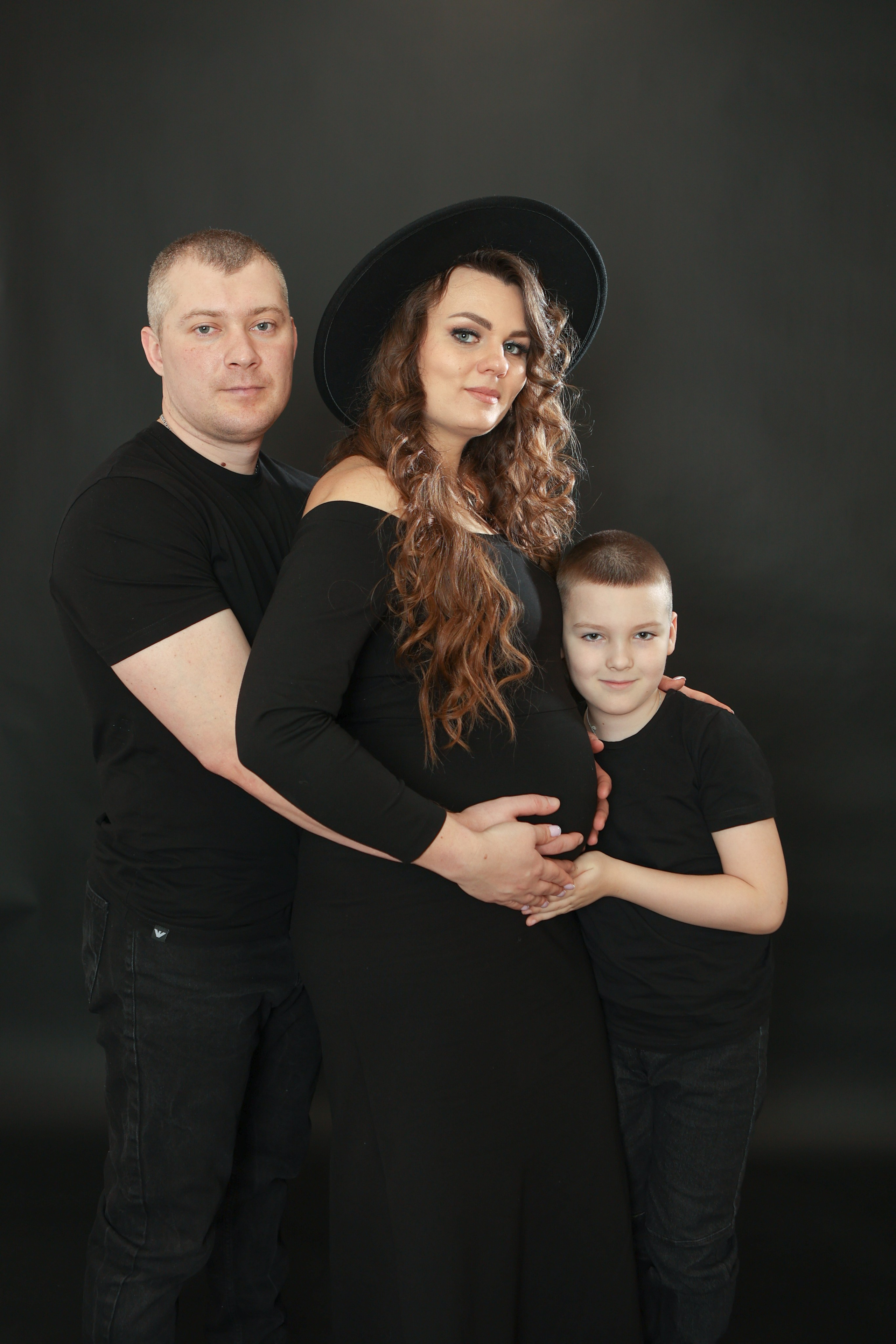 Фото с родителями на однотонных фонах. Фотограф новорожденных. Детский и семейный фотограф Марьяна Юдина