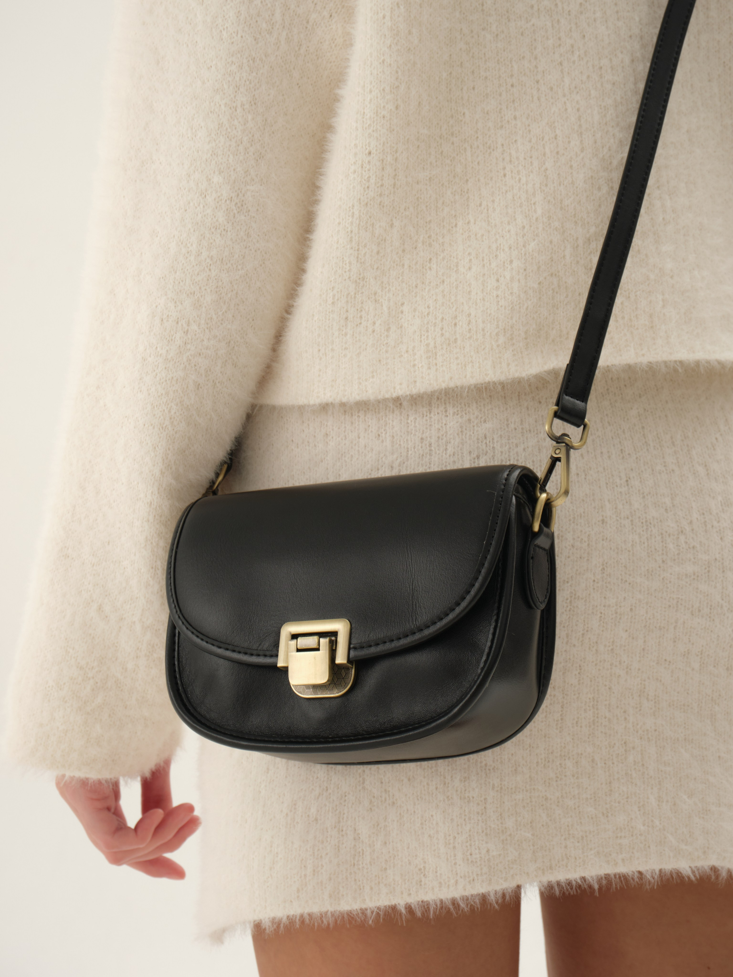 Съемка для маркетплейса, сумки / фотоаппарат. Привет) Меня зовут Анита и я фотограф из Сургута