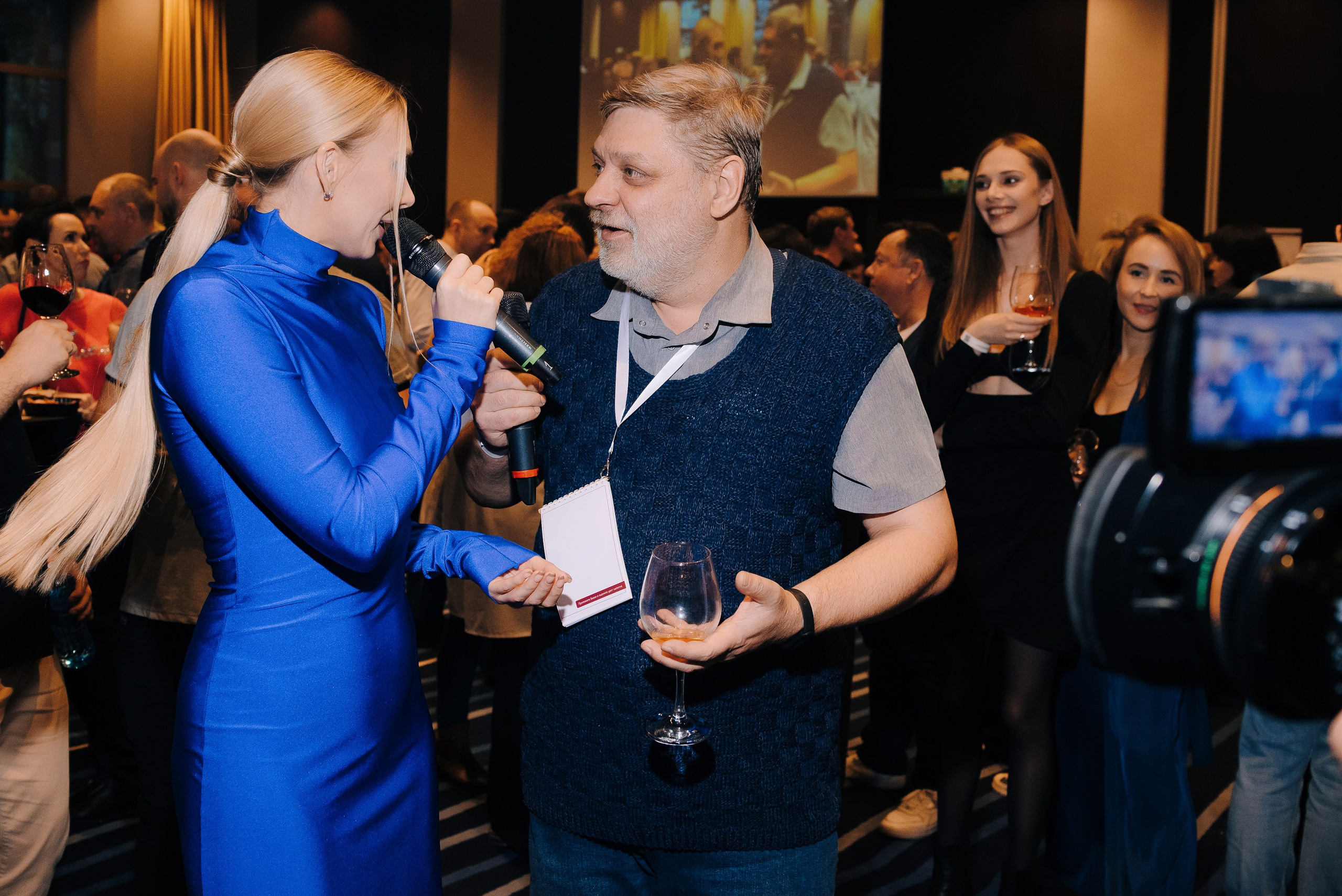 ФЕСТИВАЛЬ ВИНА И КРЕПКИХ НАПИТКОВ МАВТ-ВИНОТЕКА. Репортажный фотограф Зуев Роман г. Челябинск