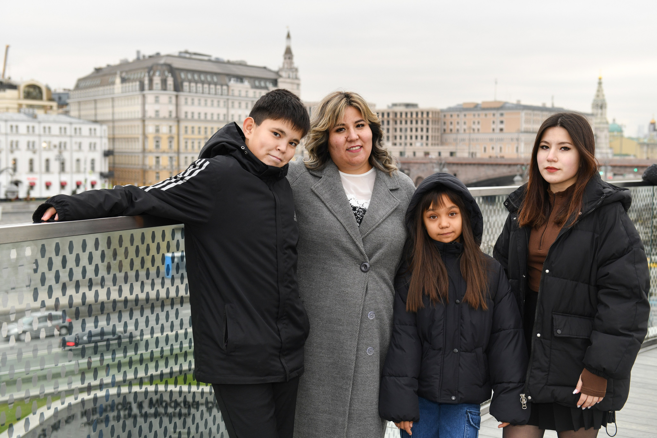 Прогулка в парке Зарядье. Свадебный и портретный фотограф в Москве Галина Борисова
