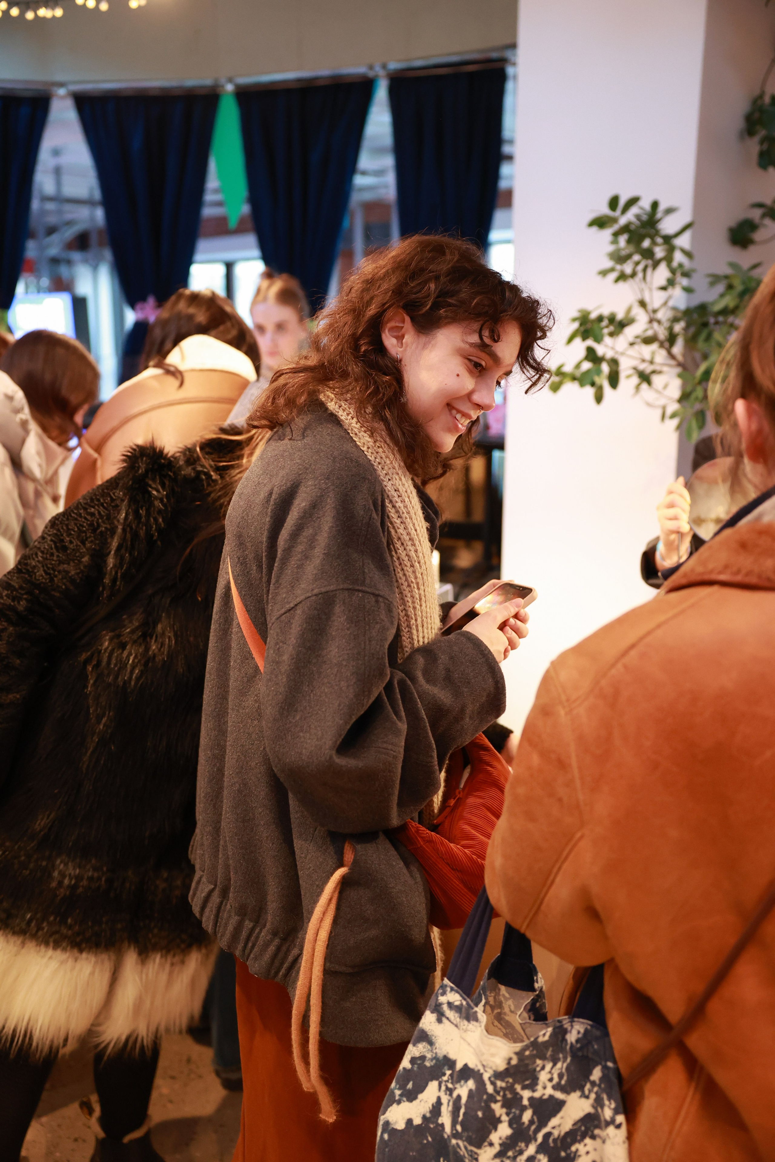 2–3 марта 2024 в пространстве «Три вокзала. Депо» / День 2 / фото Саша Жукова. Фотоотчеты «Ламбада-маркета»