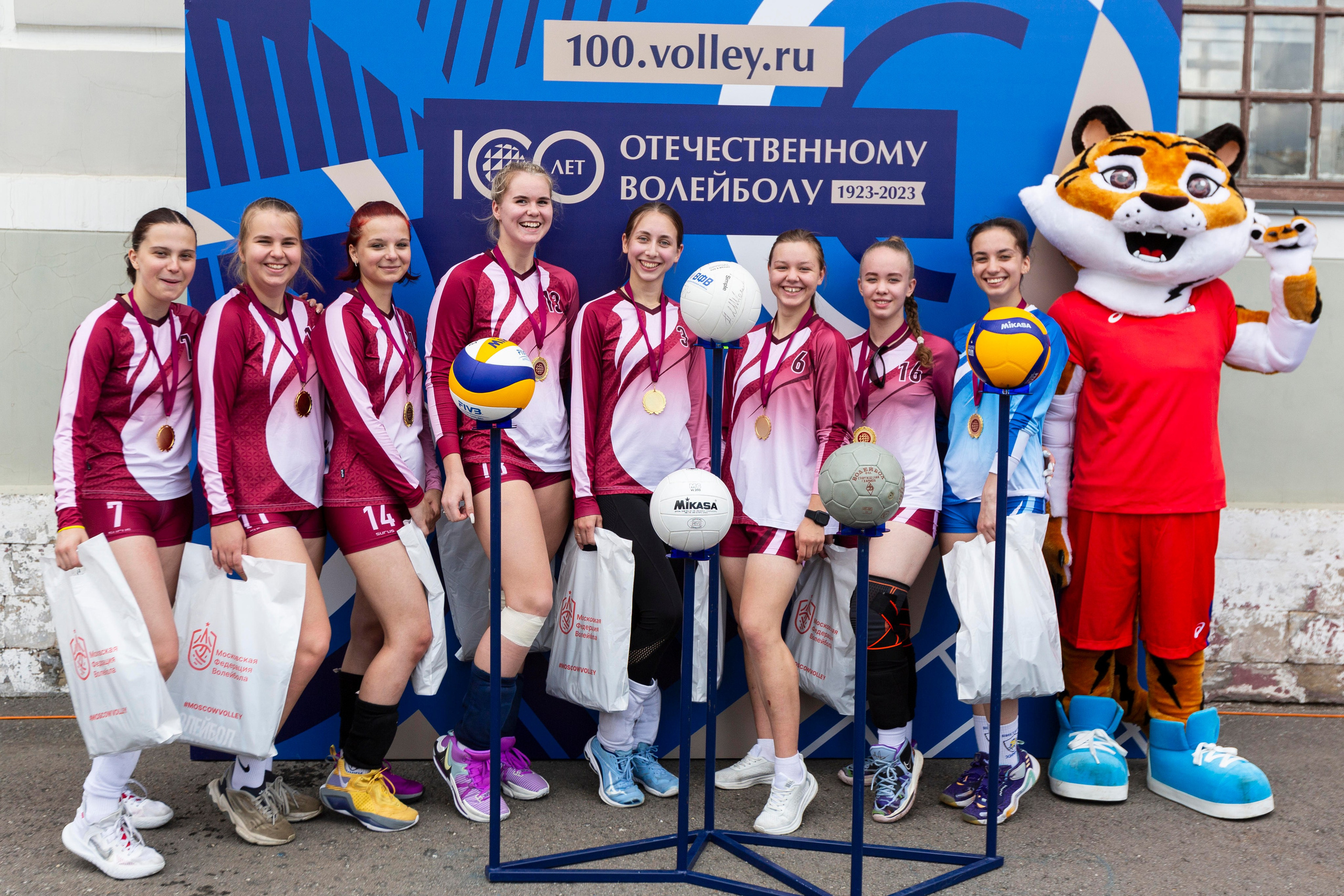 100 ЛЕТ ОТЕЧЕСТВЕННОМУ ВОЛЕЙБОЛУ. Фотограф Георгий Нигматулин