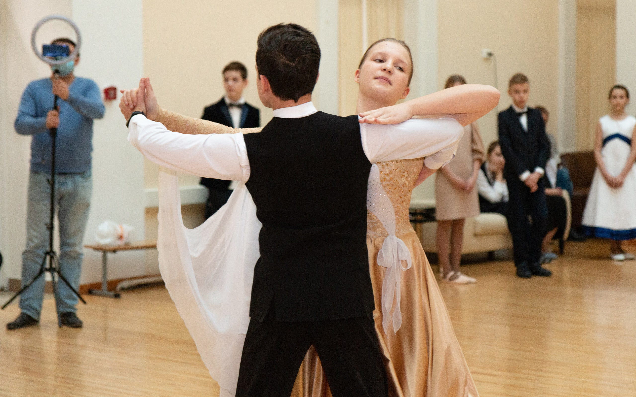 Съёмка в 9 гимназии города Екатеринбург. Предметный и репортажный фотограф Алексей Кротов