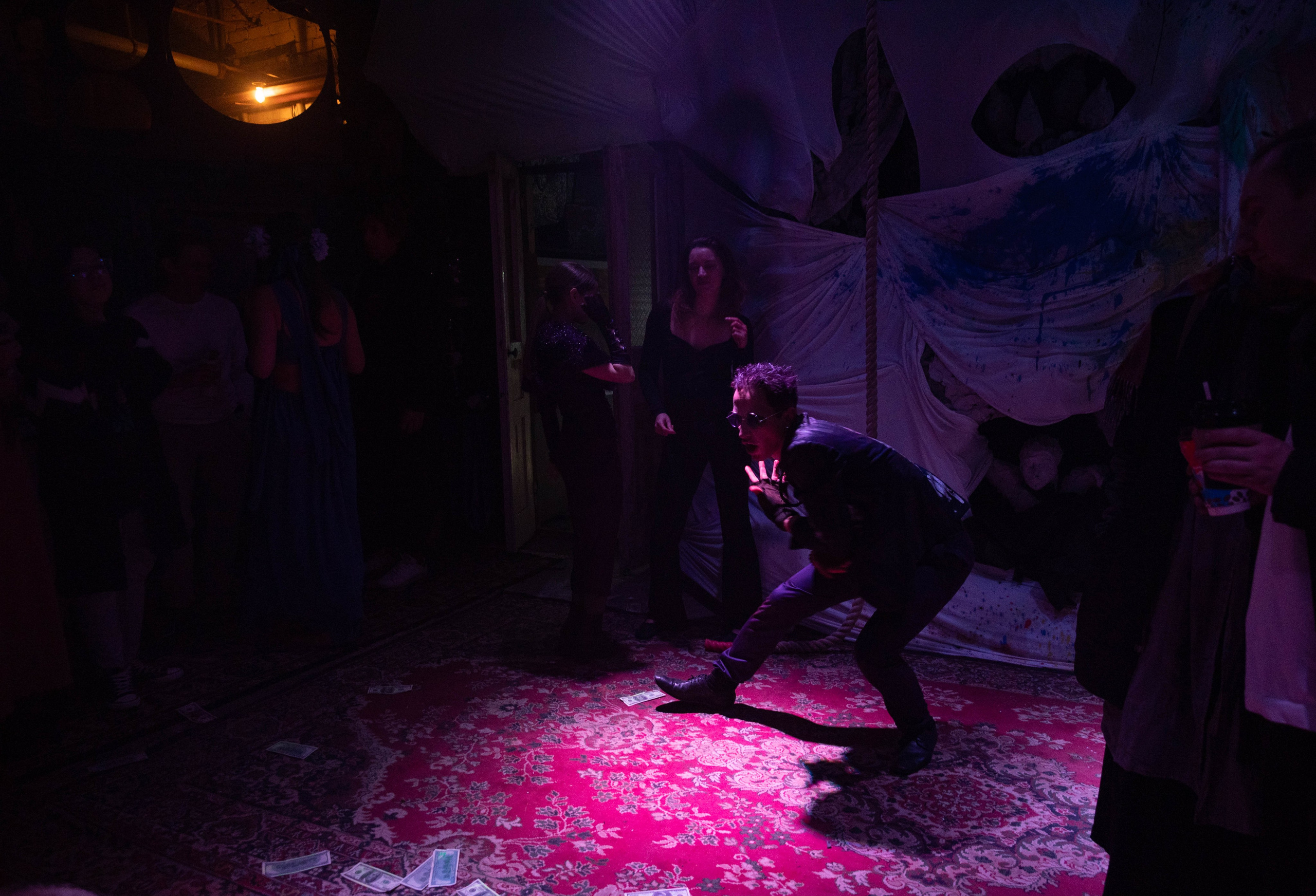 Перфоманс «Хуже». Репортажный и портретный фотограф в Воронеже