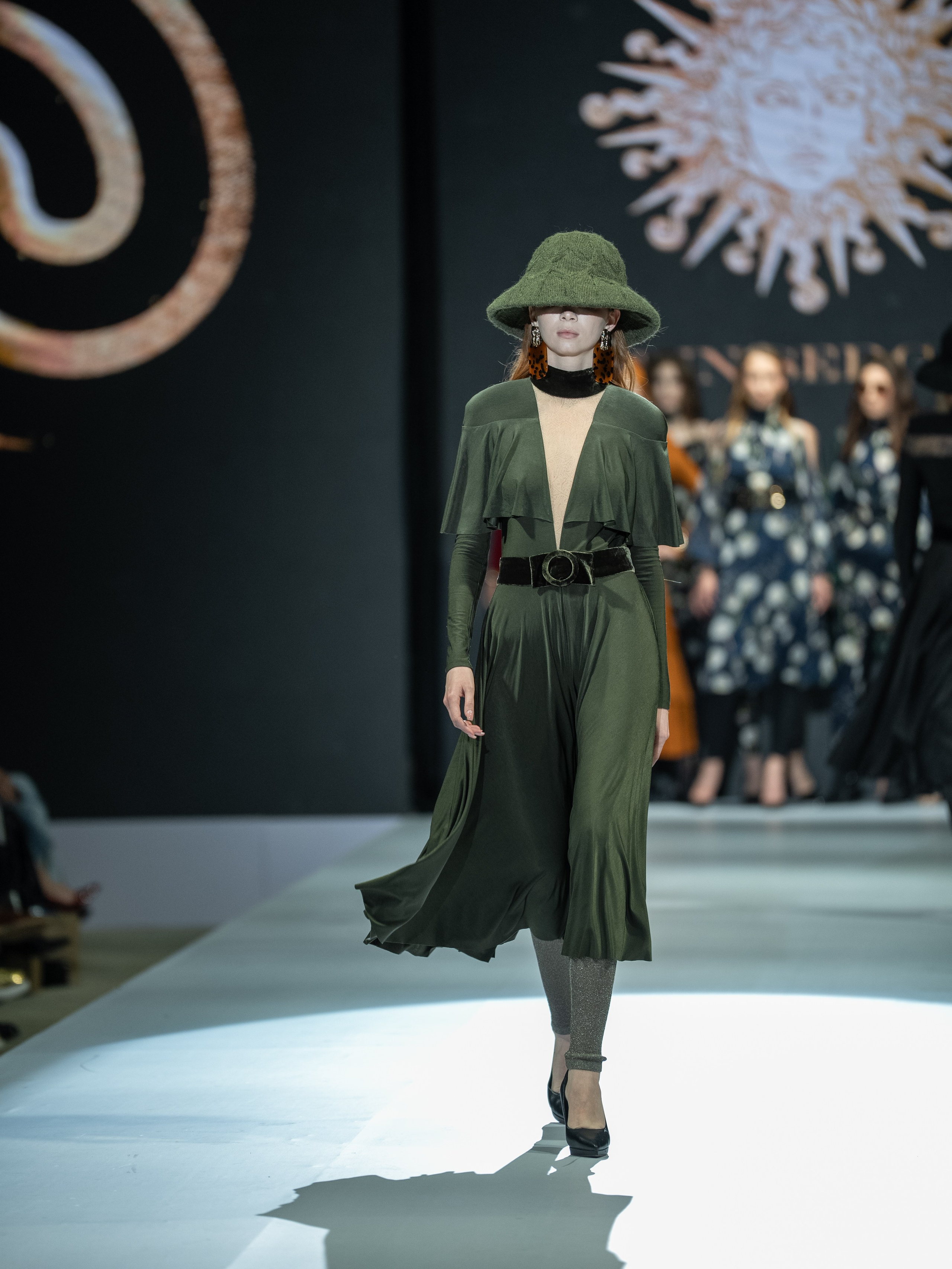 EURASIAN FASHION WEEK Sun Sergio. Сайт Алматинского НЮ АРТ, будуар и фэшн фотографа Дениса Карпенко