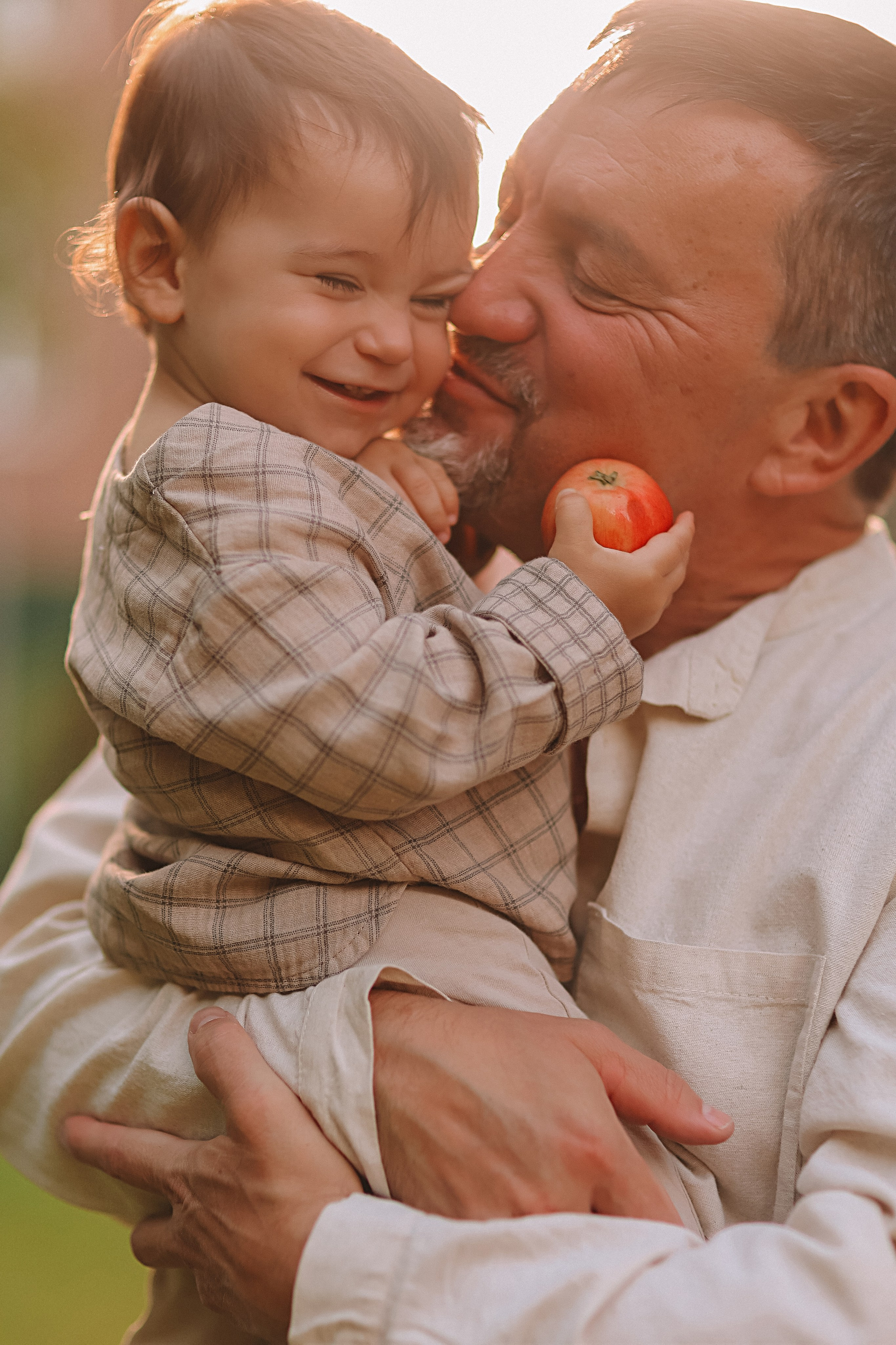 Стирка у дома. Семейный фотограф Тюмень, фотограф на роды Салмина Мария