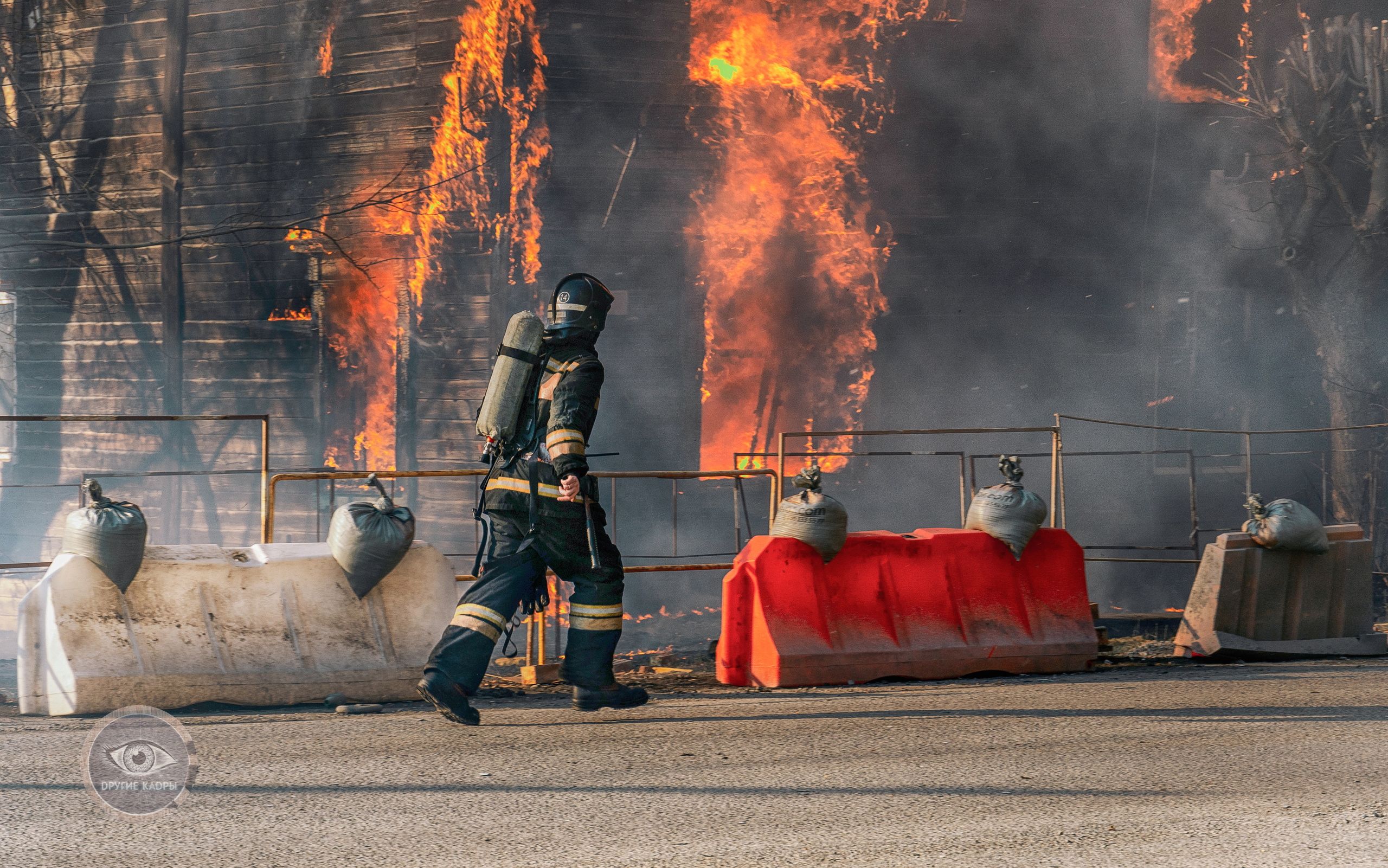 Пожар на улице Холодильной в Тюмени