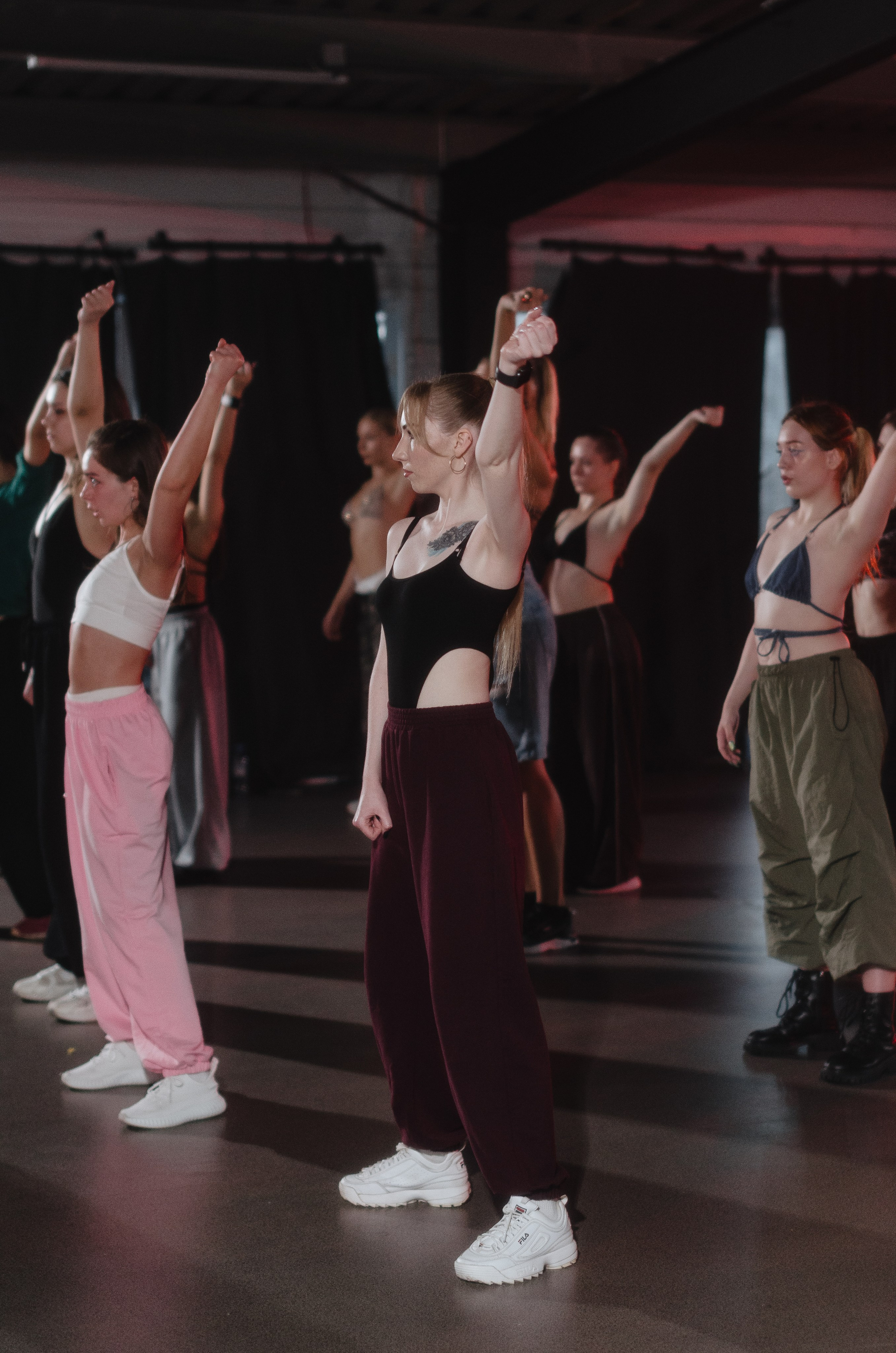 Мастер-классы по High Heels/Girly hip-hop от Оксаны ATTA. Денисова Аля — фотограф для парных съемок и индивидуальных историй в Барнауле