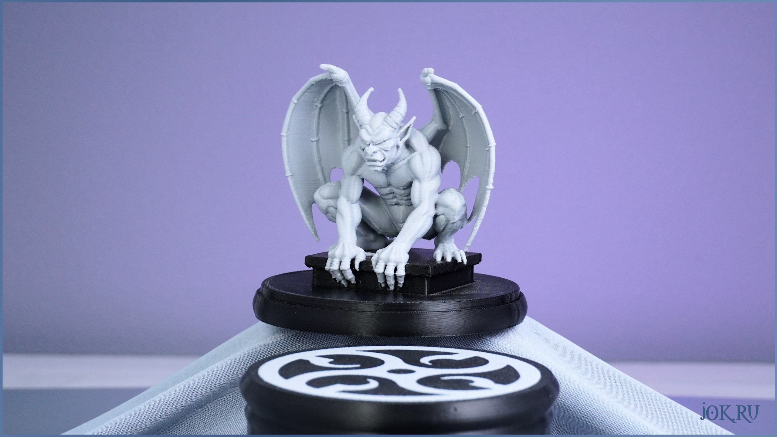 Горгулья для интерьера, декор в стиле готика, где поставить горгулью, готический стиль в доме.