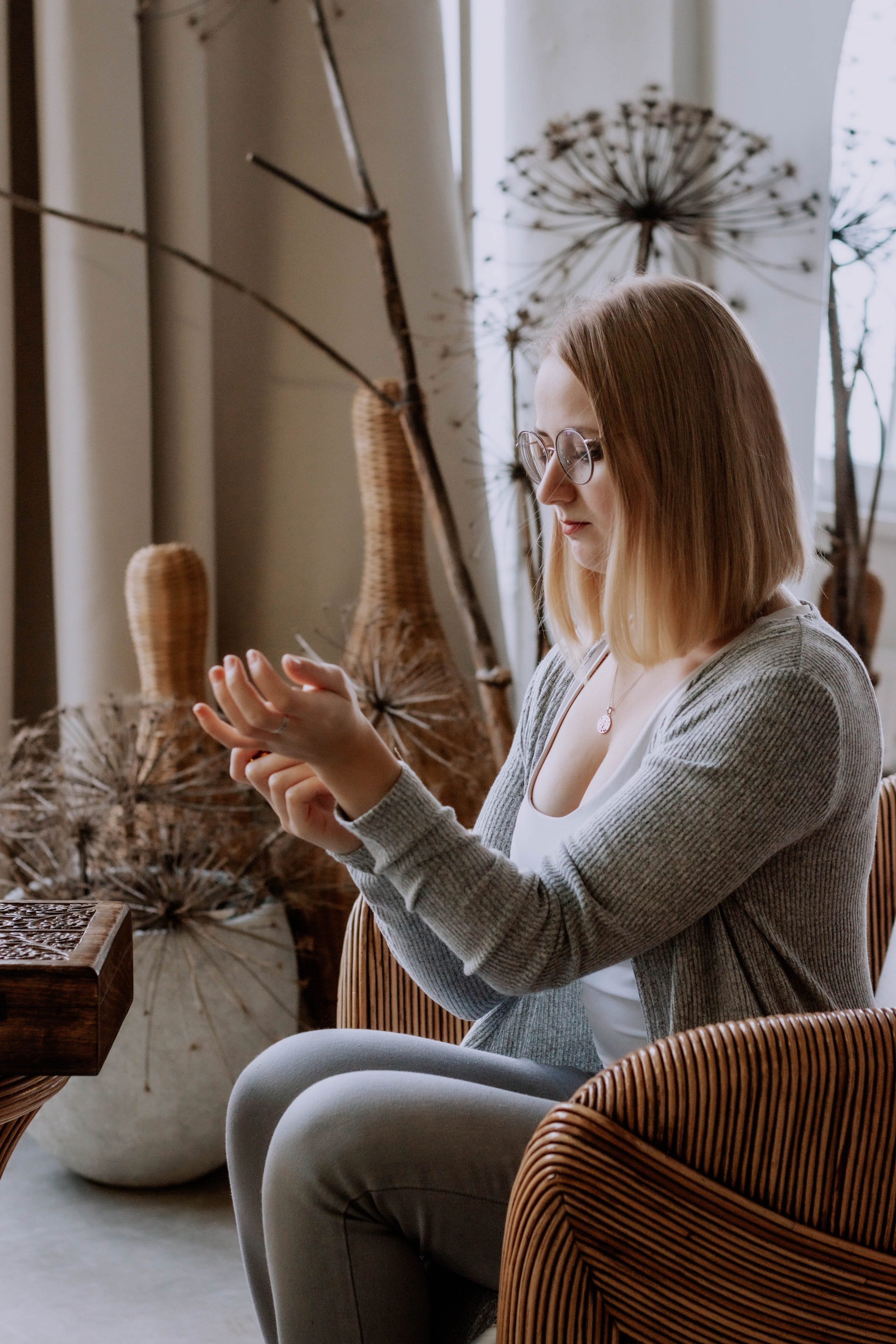 Алиса — Ароматерапевт. Бережно сохраняю ваши чувства и истории на своих фотографиях