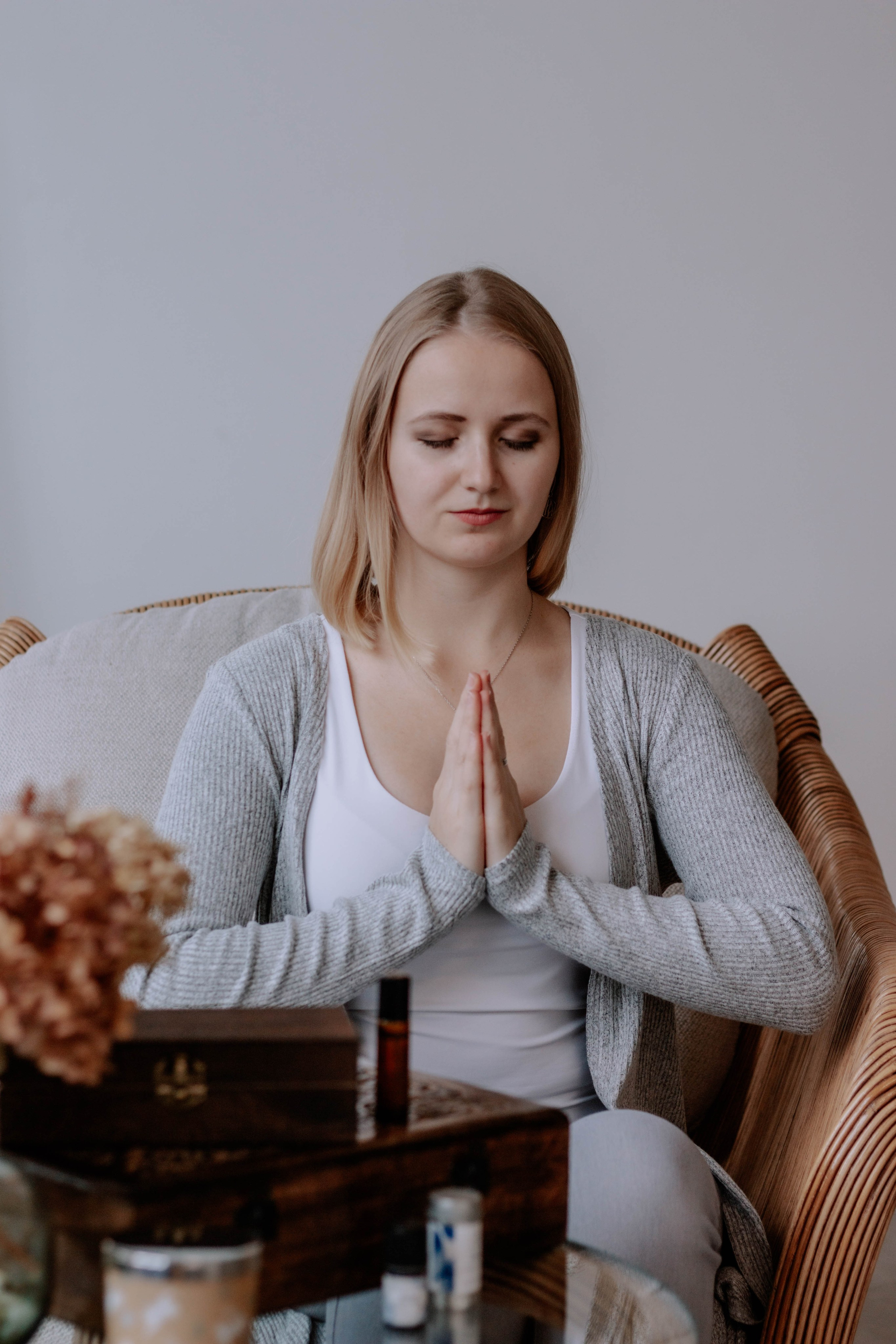 Алиса — Ароматерапевт. Бережно сохраняю ваши чувства и истории на своих фотографиях