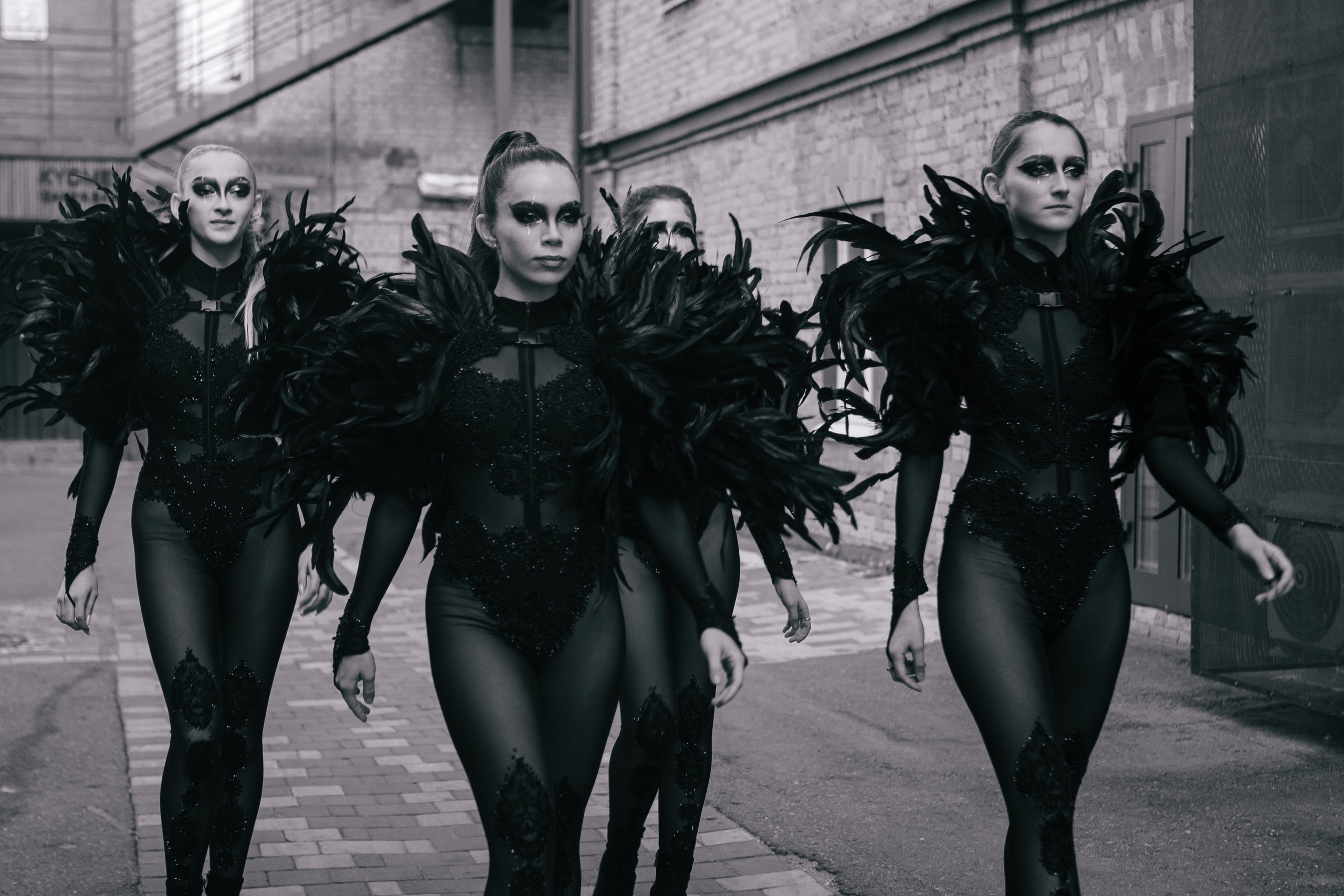 Вороны Circus Zone. Фотограф / видеограф в Москве и Сочи Sofia Riversong