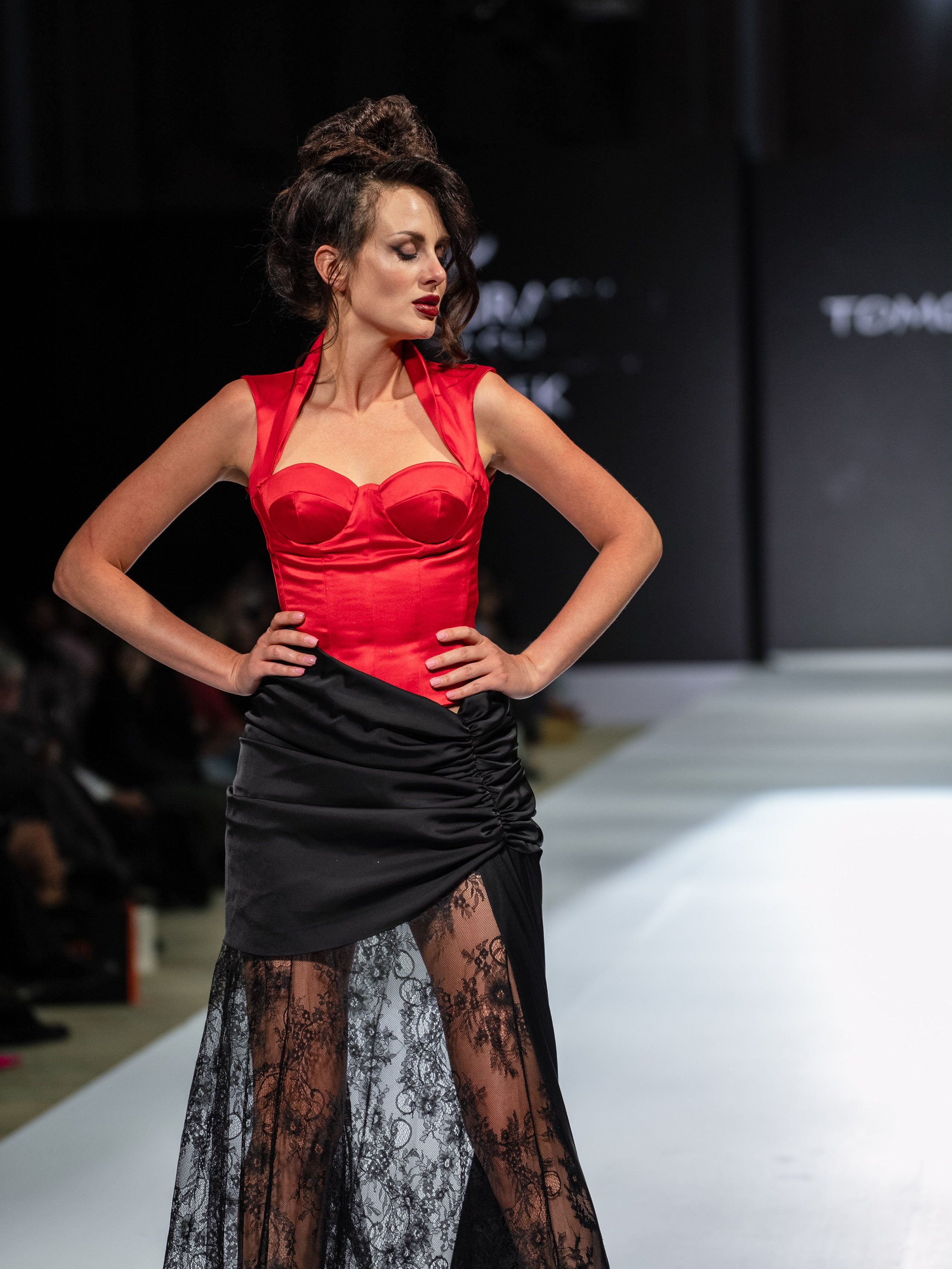 Eurasia Fashion Week Tomoyov. Сайт Алматинского НЮ АРТ, будуар и фэшн фотографа Дениса Карпенко