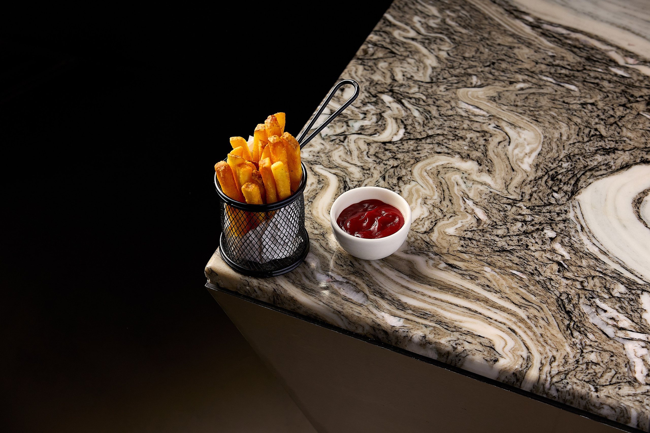 Hookah Place Dishes. Evgeny Yatsenko — Photographer in Dubai