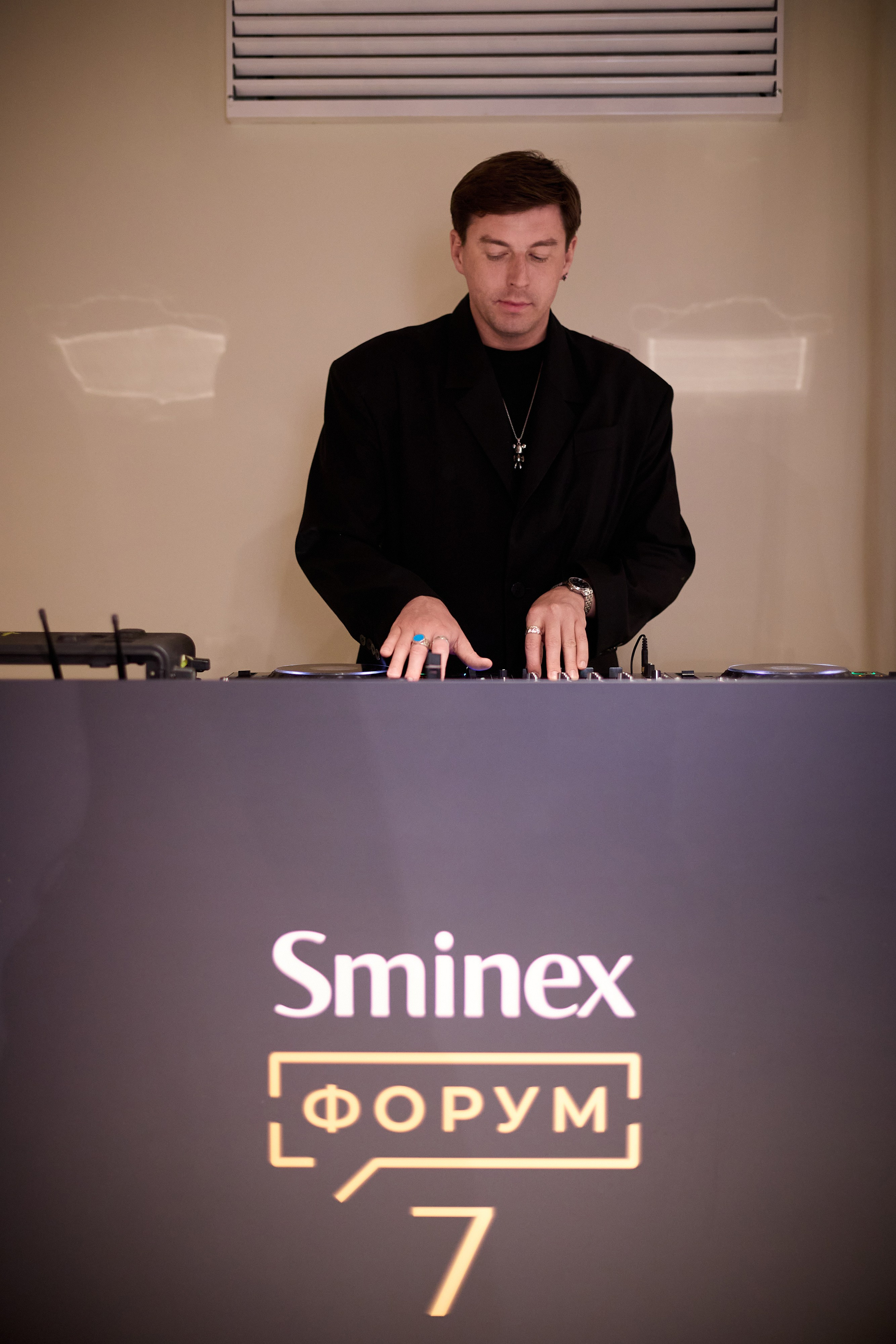 SMINEX. Ретушер Довгуля Александр