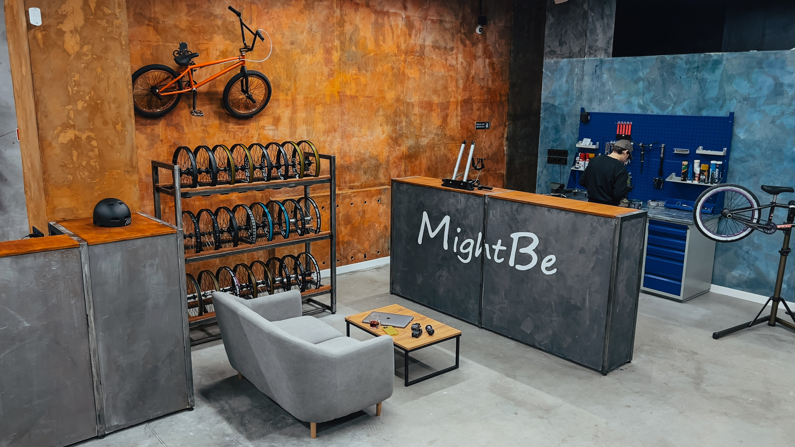 Магазин BMX Might Be. Юлия Суббоцкая