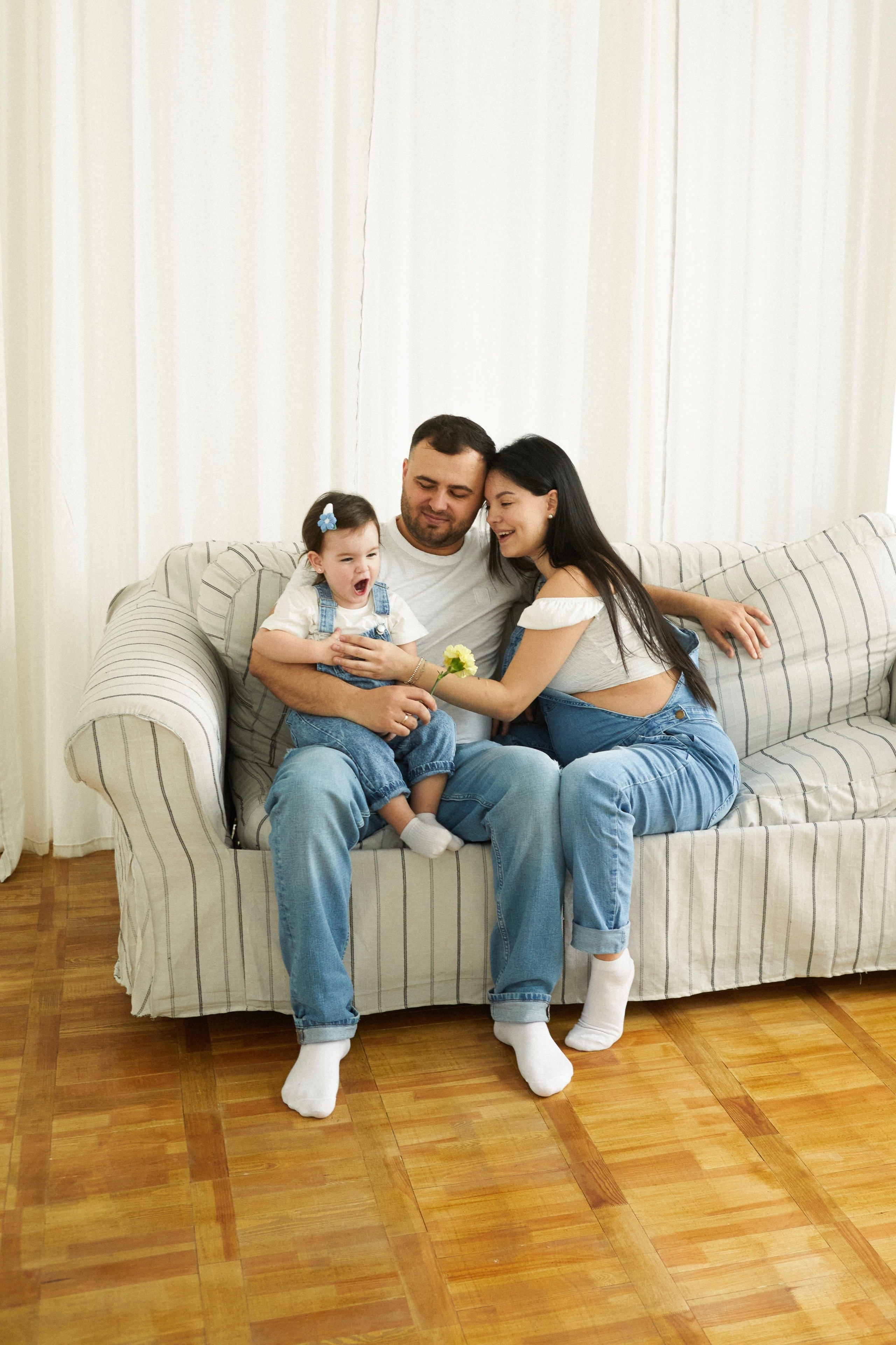 Карина, Максим и Арина. Главная