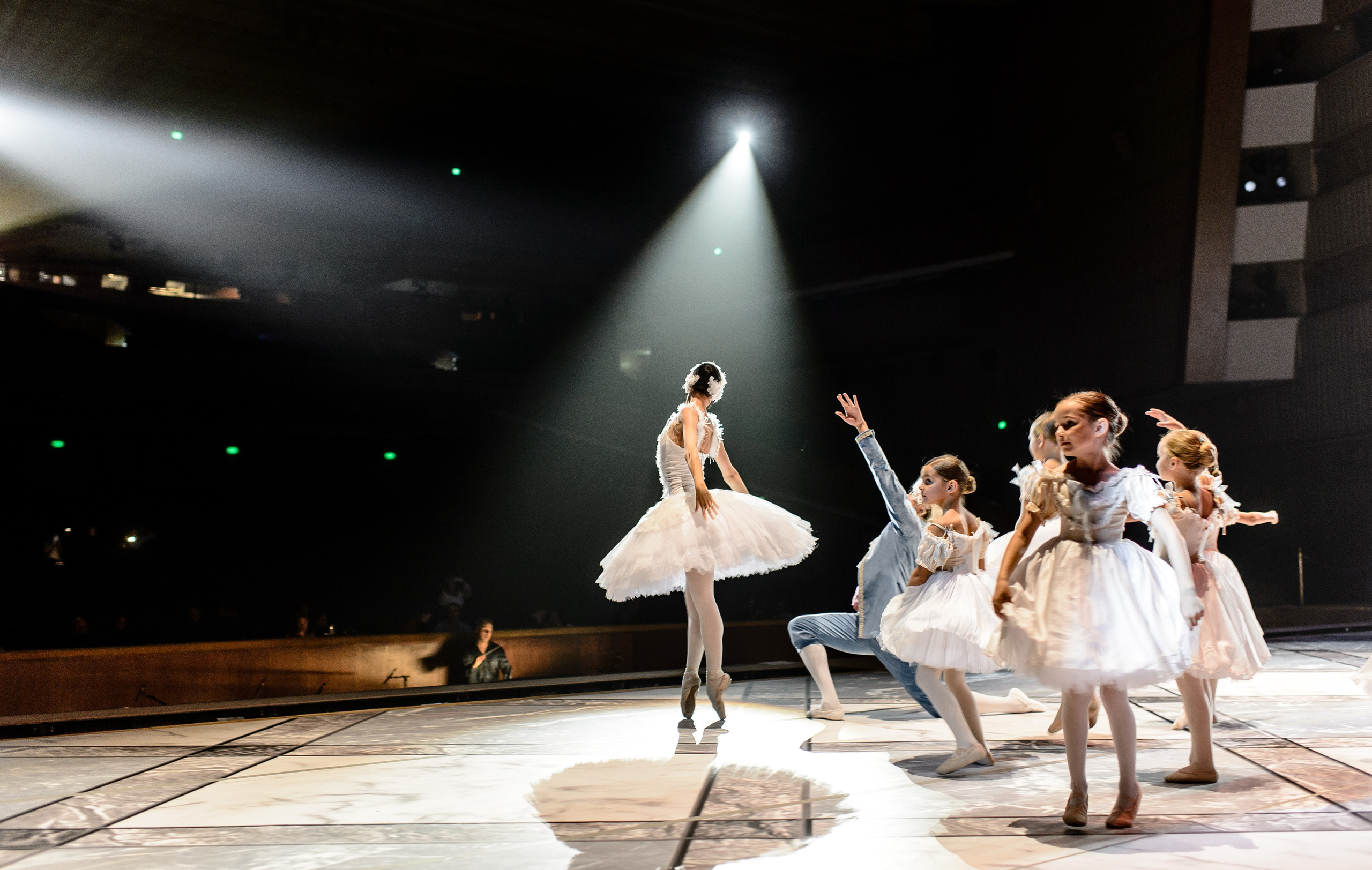 Balley. Moscow Kremlin. Bakcstage. Wedding and Destination photographer Rustam Kalimullin