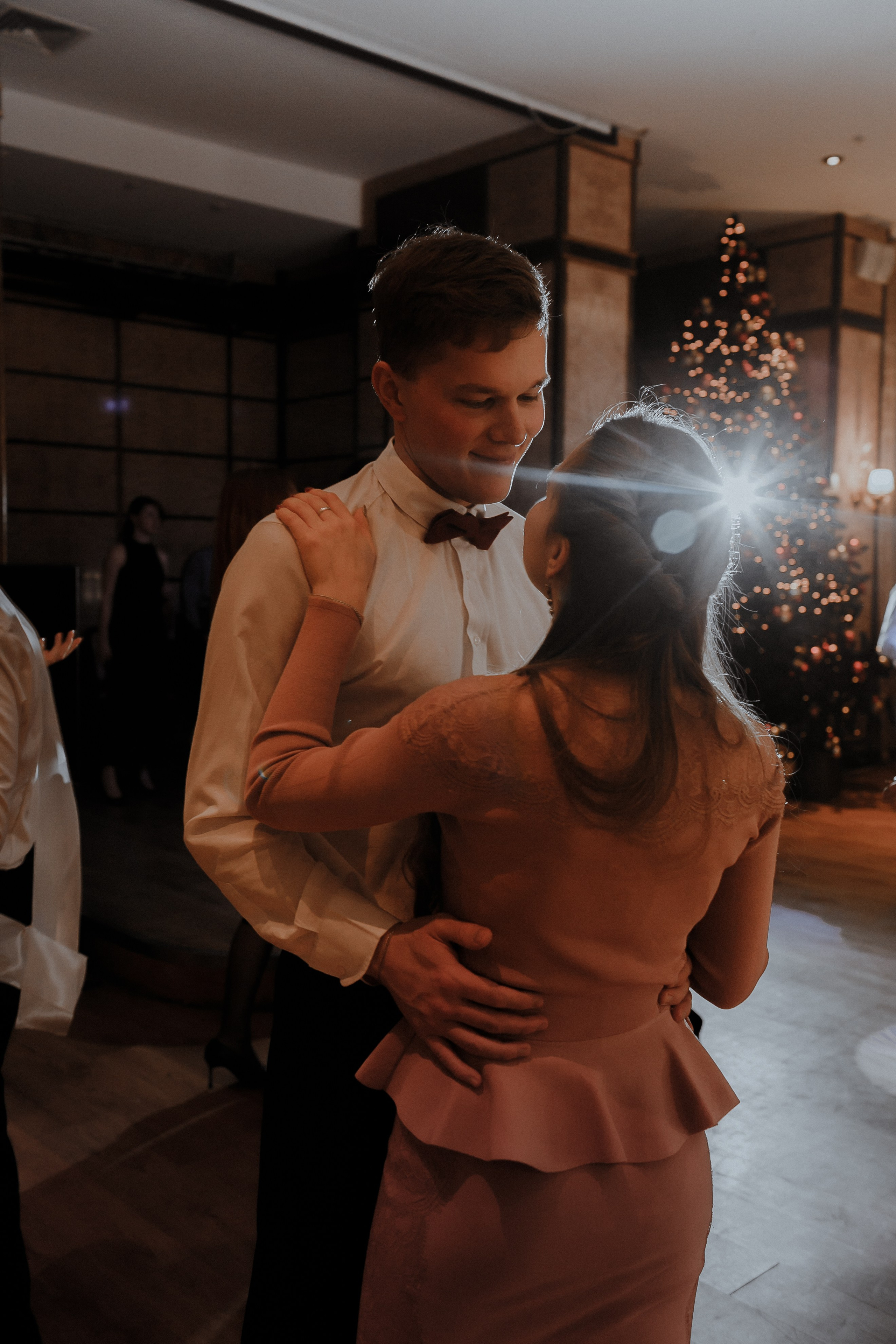 Съемка выездной регистрации в отеле. Свадебный и репортажный фотограф в Ярославле и Санкт-Петербурге Роман Микрюков