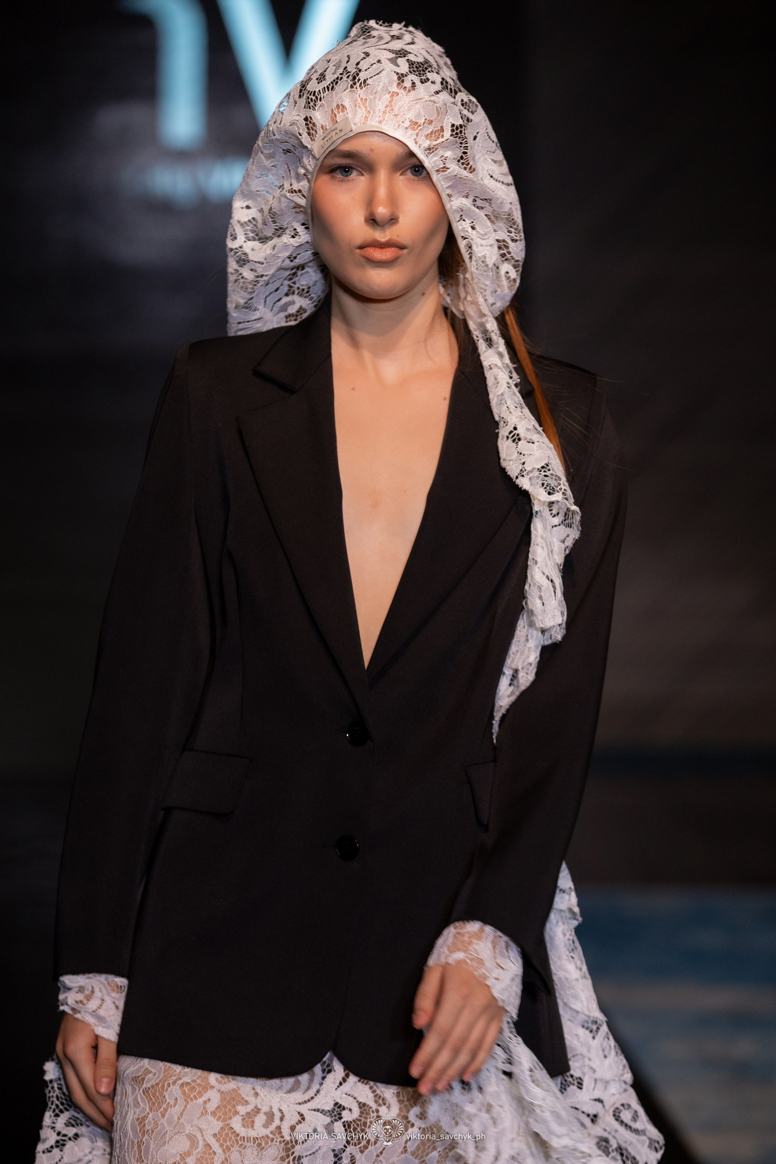 Подиум Rostov Fashion Show 2025. Осень-зима. Фотограф в Ростов-на-Дону Виктория Савчук