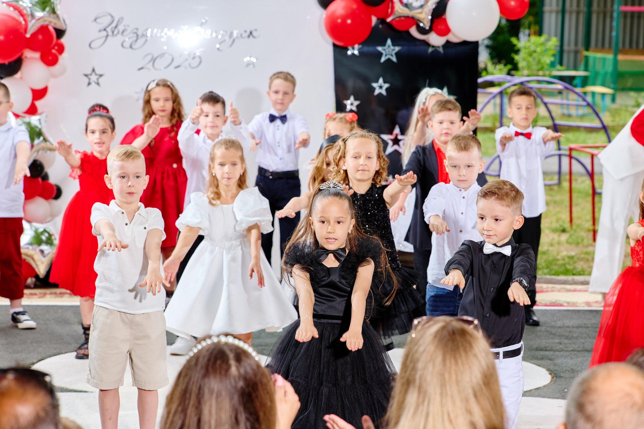 Выпускной 45 сад. Фотограф Выпускные альбомы Таганрог Сергей Коробченко