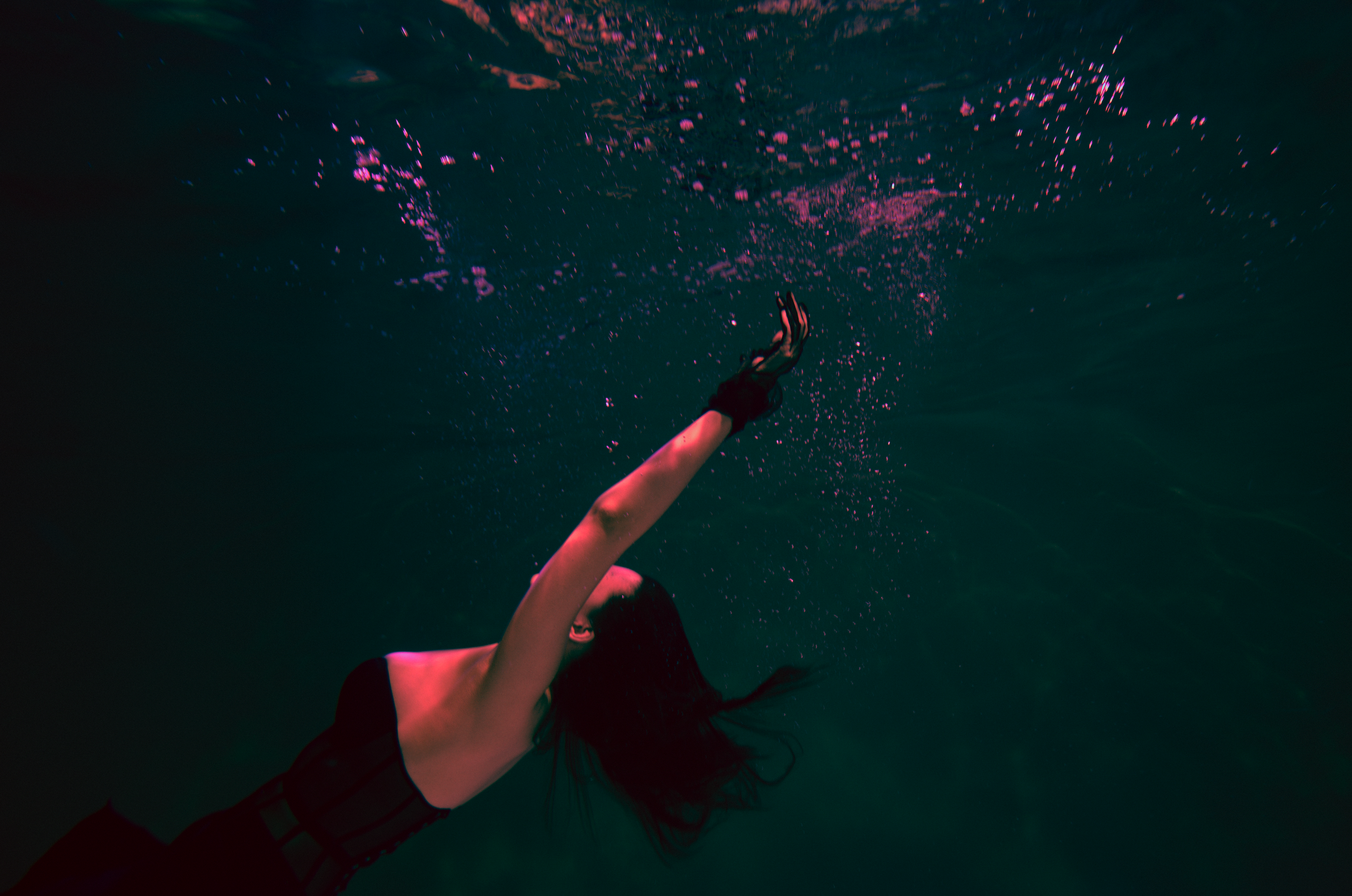 Под водой. Фотограф Екатерина Золотовская. Портретные, семейные и креативные фотосессии в Москве
