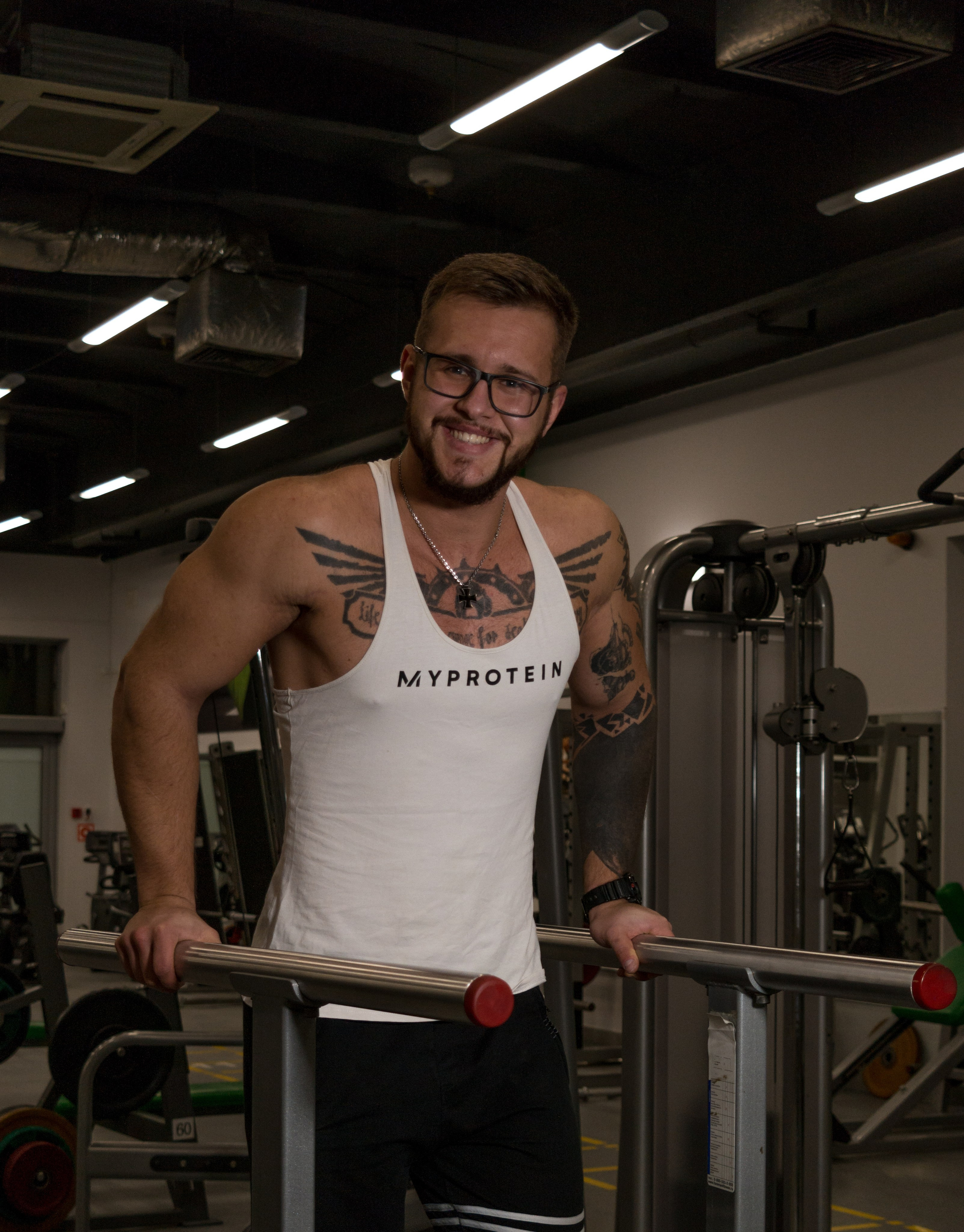 Контент-фотосъемки для экспертов и фитнес тренеров. AI Фотограф Краснодар: мужские и женские фотосессии, стилизация съемки. Нейро-фотосессии онлайн