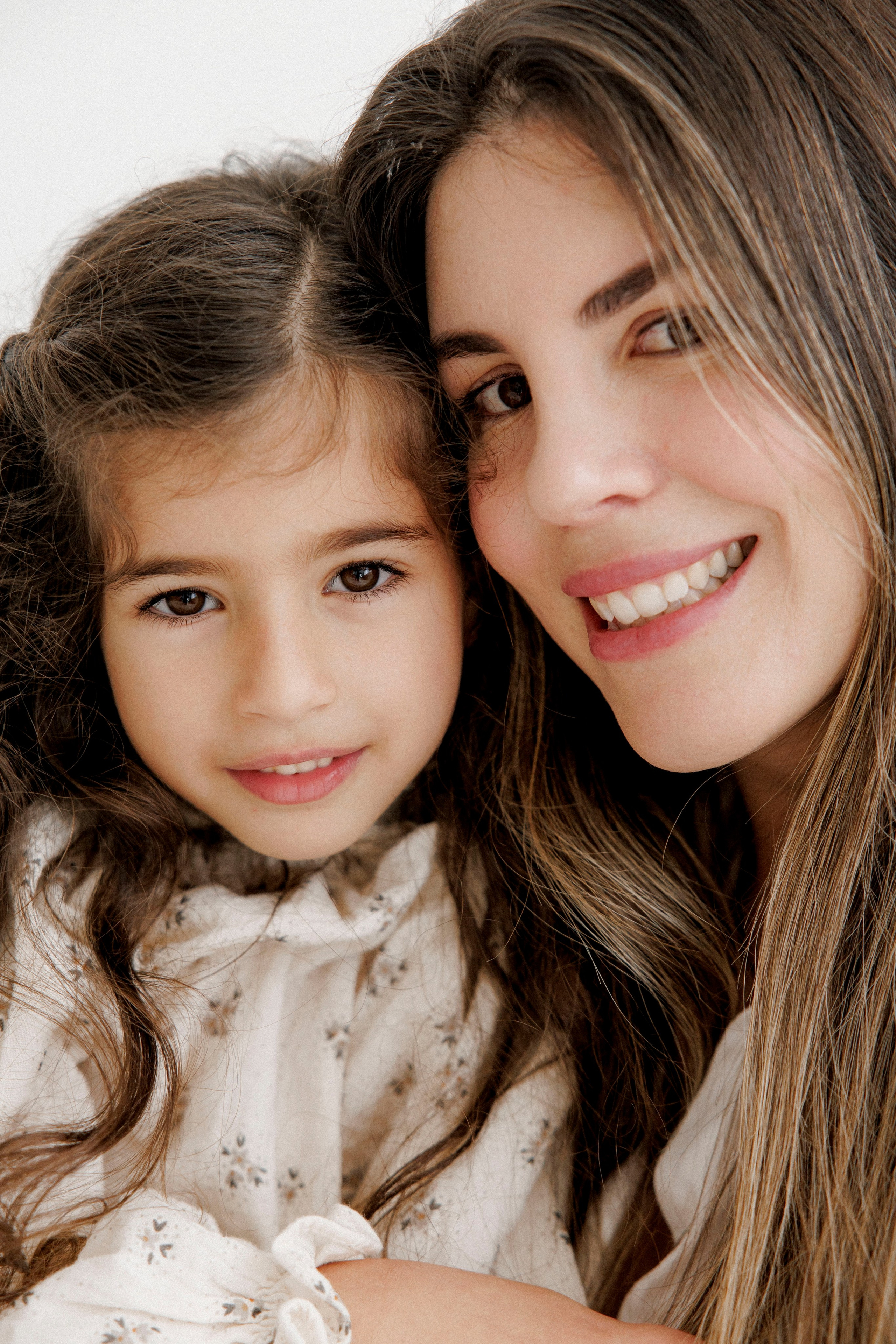 One year inside the White studio. Wedding and family photographer