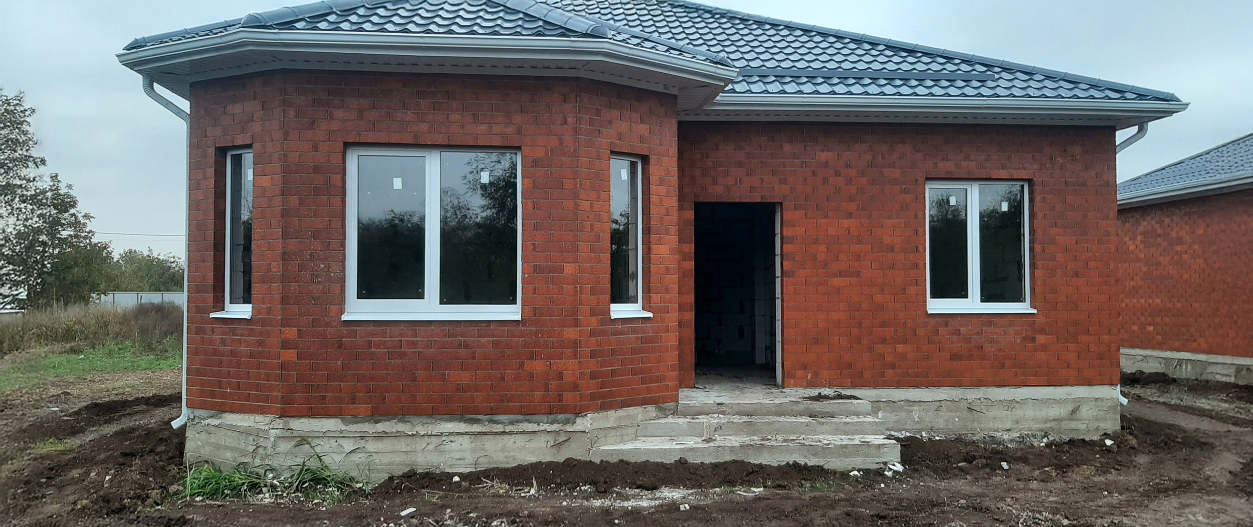 Просторное и функциональное жилье для комфортной загородной жизни на NikVillage.ru. NikVillage.ru — строительство уютных и современных загородных домов под ключ. Предлагаем комплексные решения: от выбора участка до создания