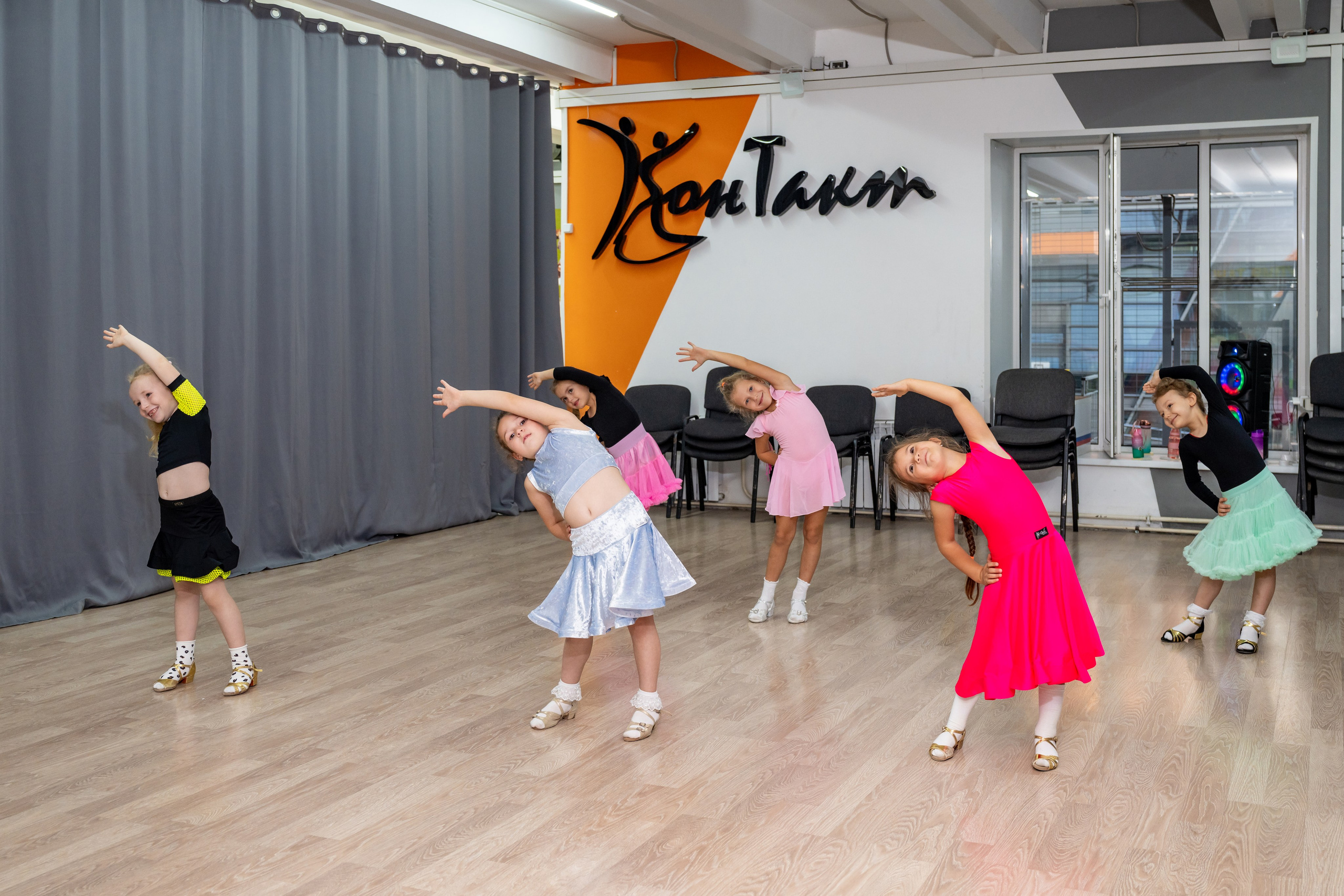 Группа 3-6 лет первый и второй год обучения. КонТакт — спортивные бальные танцы в Москве