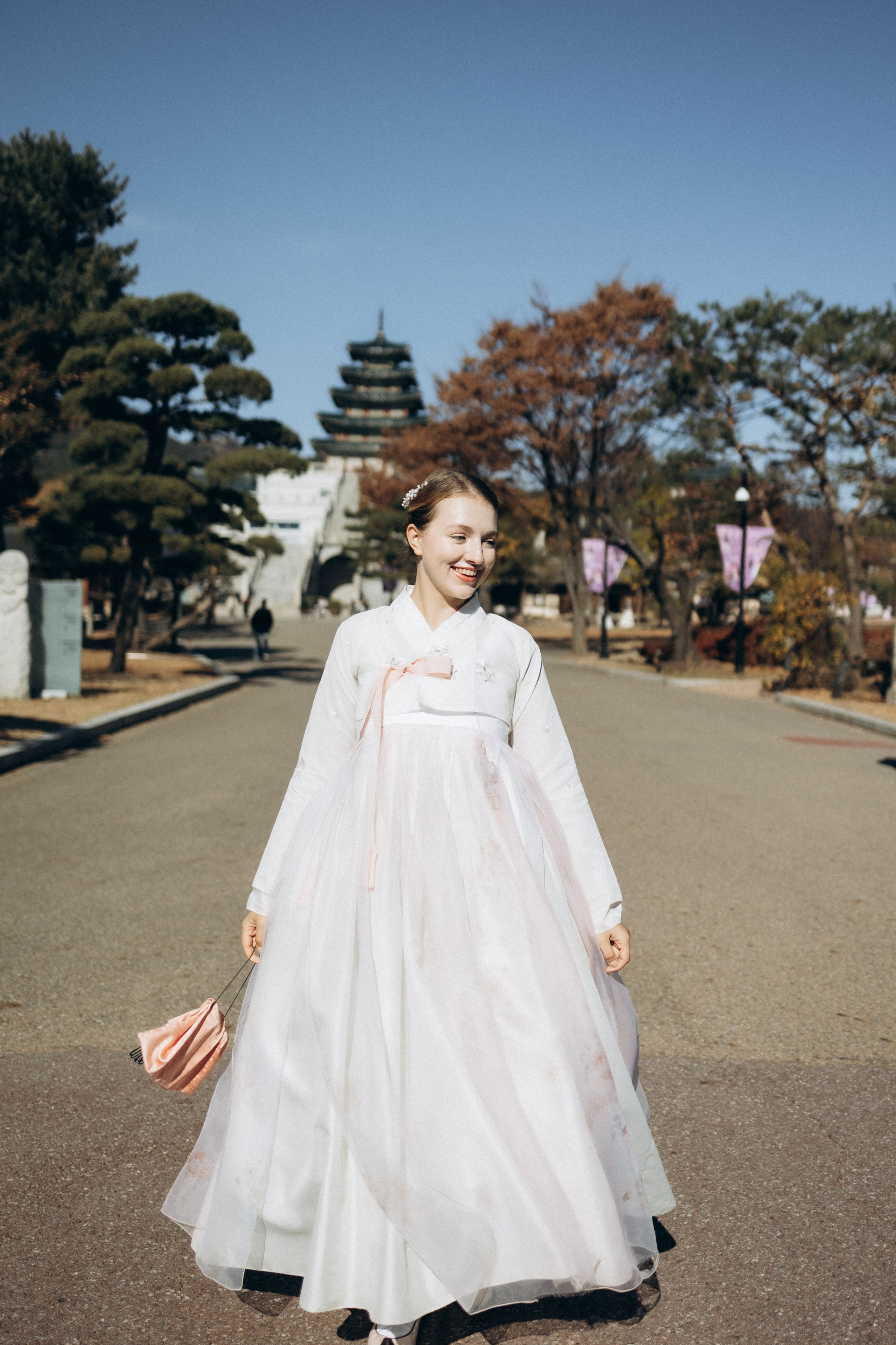 Фотосессия Маши и Саши в ханбоках. Фотограф Артем Бросов в Санкт-Петербурге и Дубае