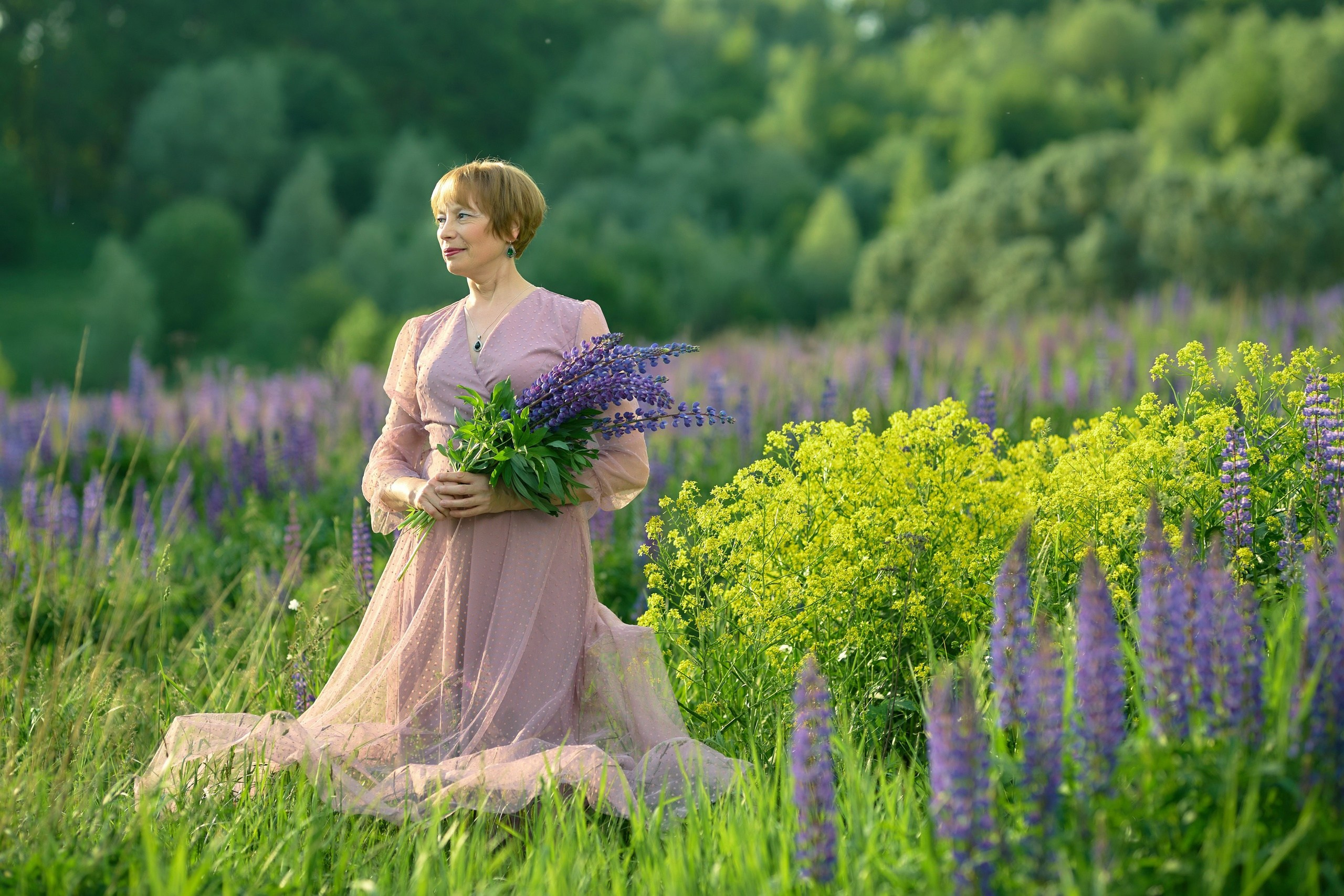 Фотосессия в люпинах. Владимир Суздалов (ProMaXe) — Портретный фотограф, тематические фотосессии в Чебоксарах