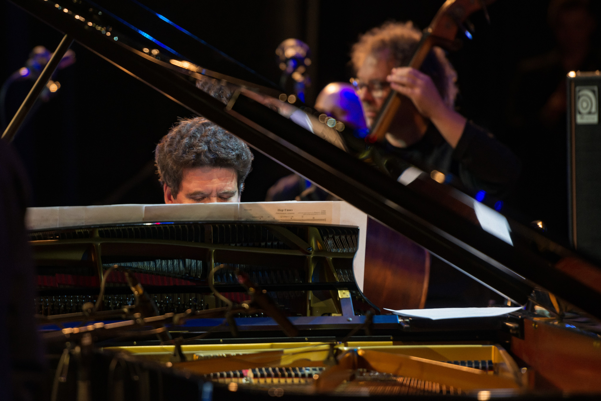 •Концерты. Фотограф Ксения Шевкопляс. г. Калининград. Кинематографический стиль — эстетика и истории, рассказанные через объектив