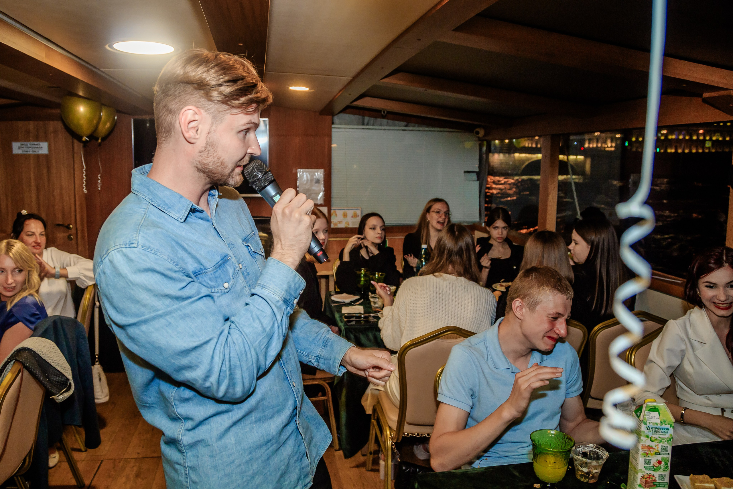 Выпускной на теплоходе. Фотограф в Санкт-Петербурге Чумаков Семен