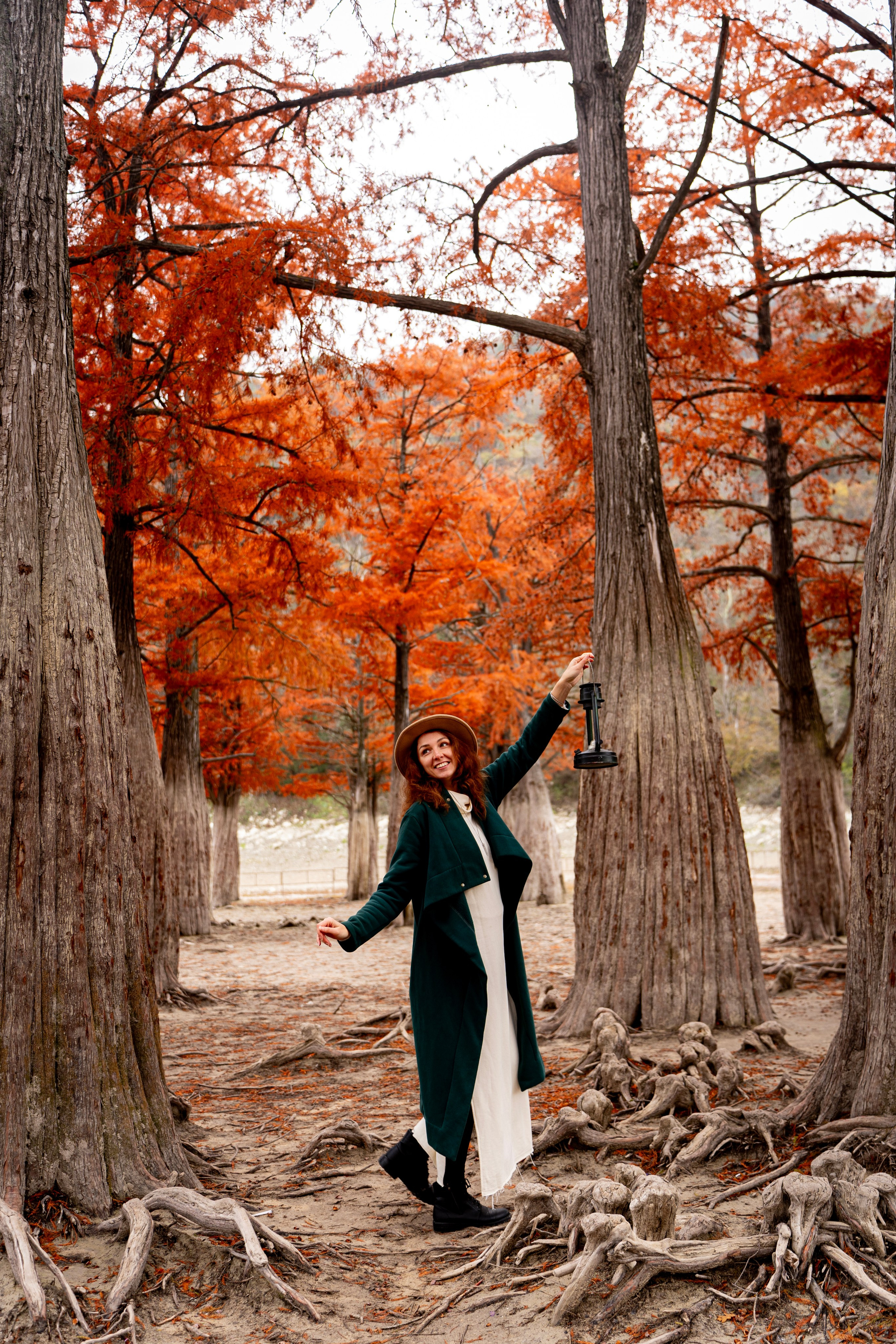 Осенняя фотосессия в Анапе — яркие кипарисы. Семейный и детский фотограф Екатерина Черняева. Снимаю портреты, love story, фотопрогулки, работаю на улице, в кафе, студии, дома у клиента