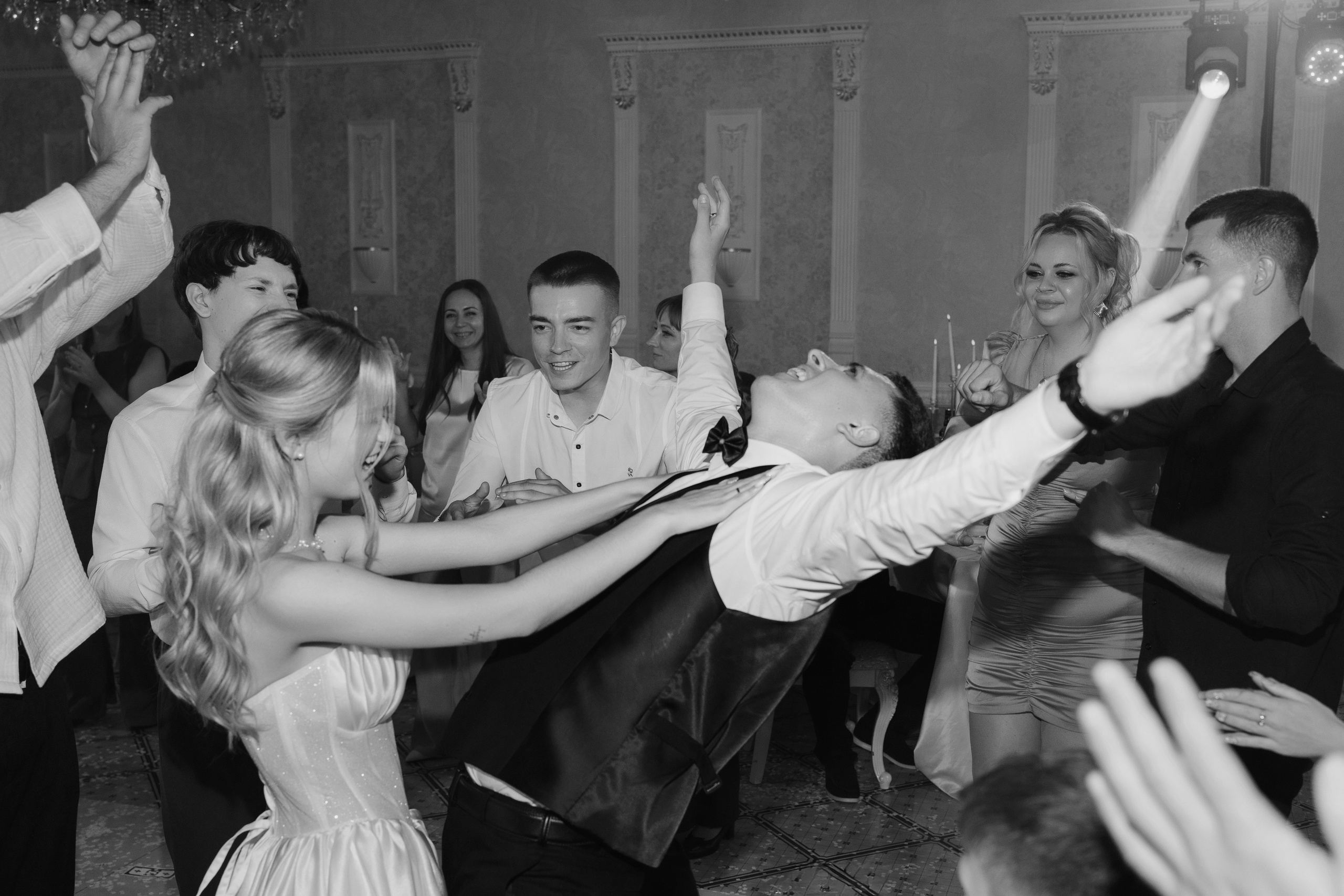 Свадебная камерная свадьба в Краснодаре от TWINS STUDIO. ТВИНС СТУДИО — лучшие свадебные фотографы и видеографы в Краснодаре