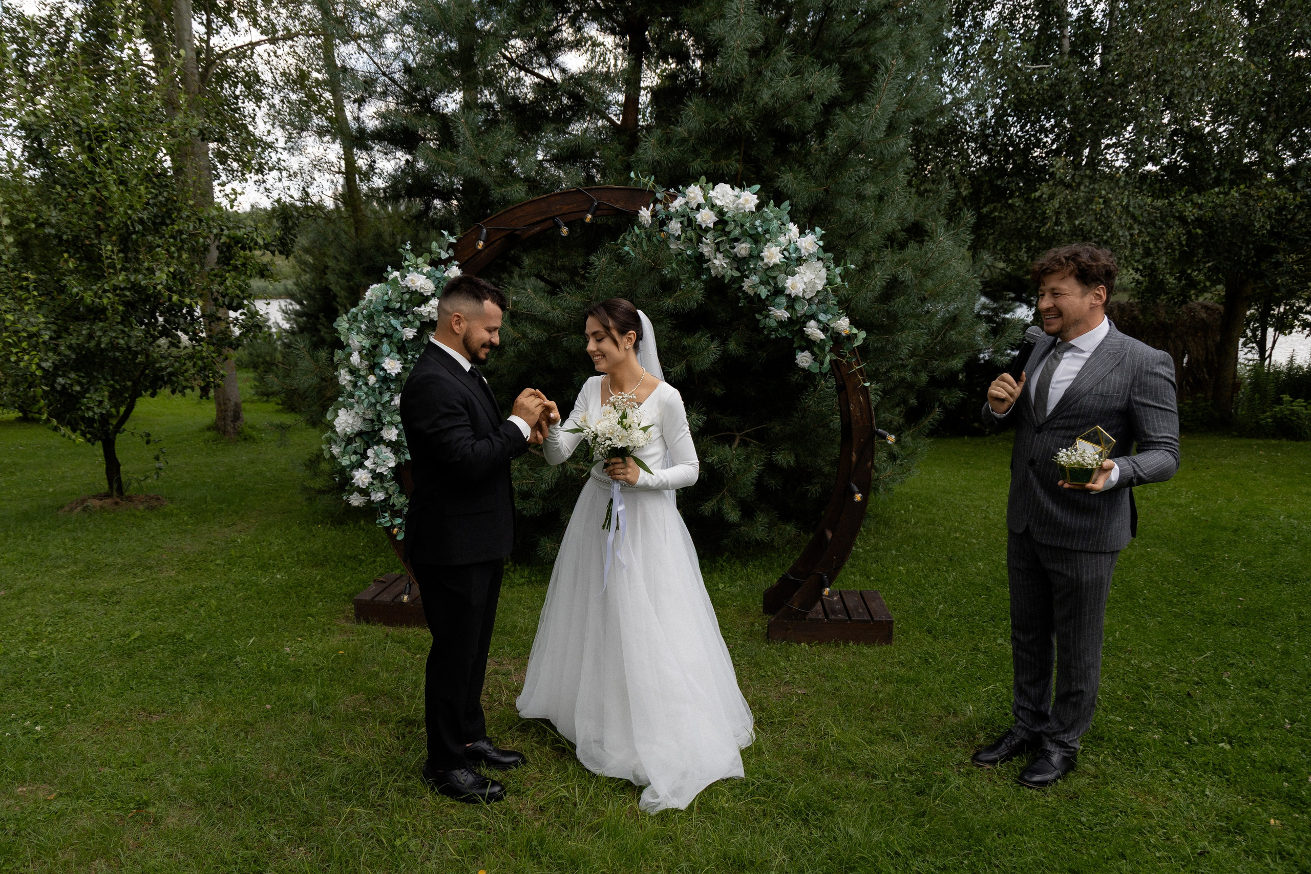 Свадебная фотосессия в агроусадьбе Лабодянка в Минске. Свадебный фотограф в Минске/Беларуси Сергей Спиридонов