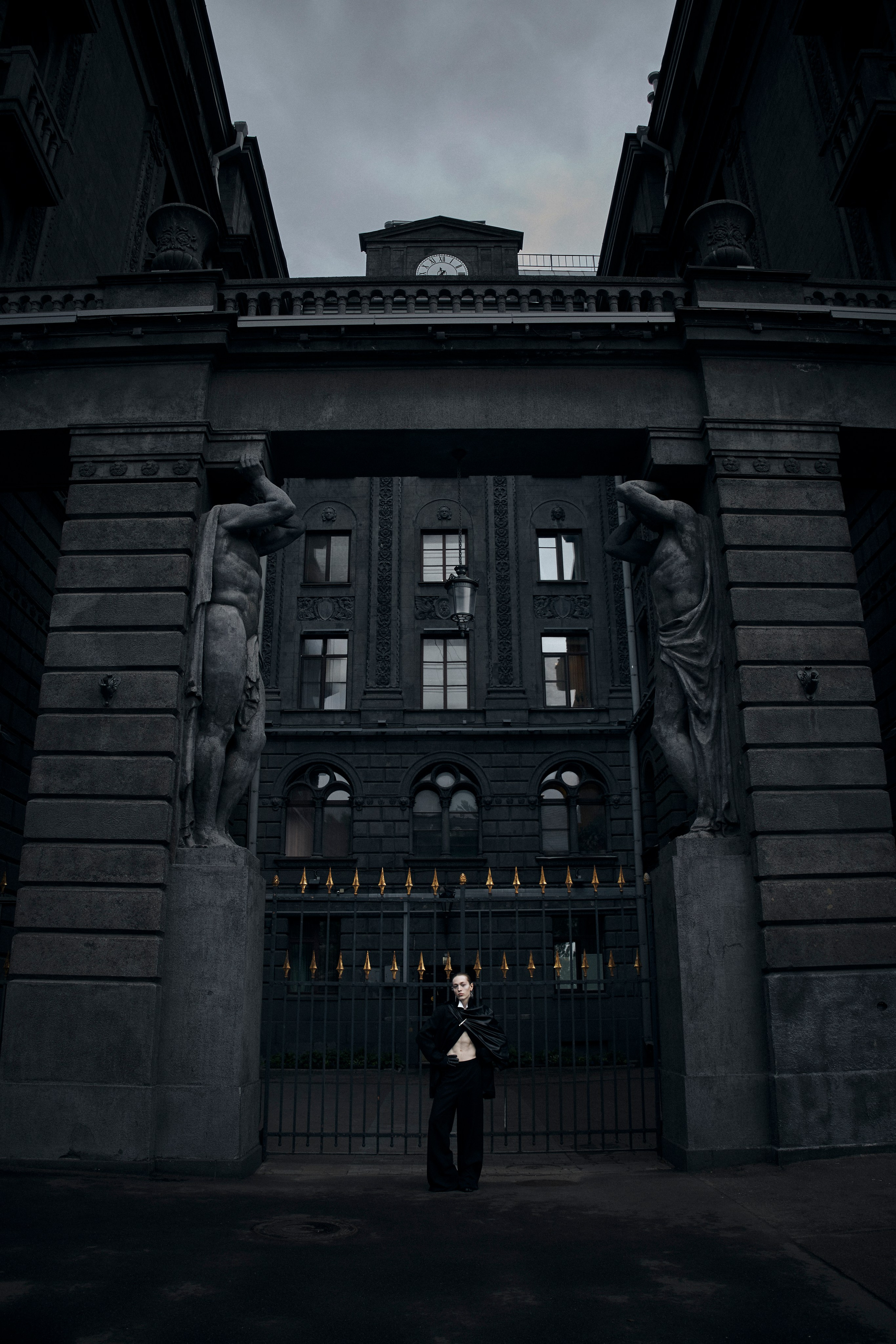 City ​​shadows. Jonyiti