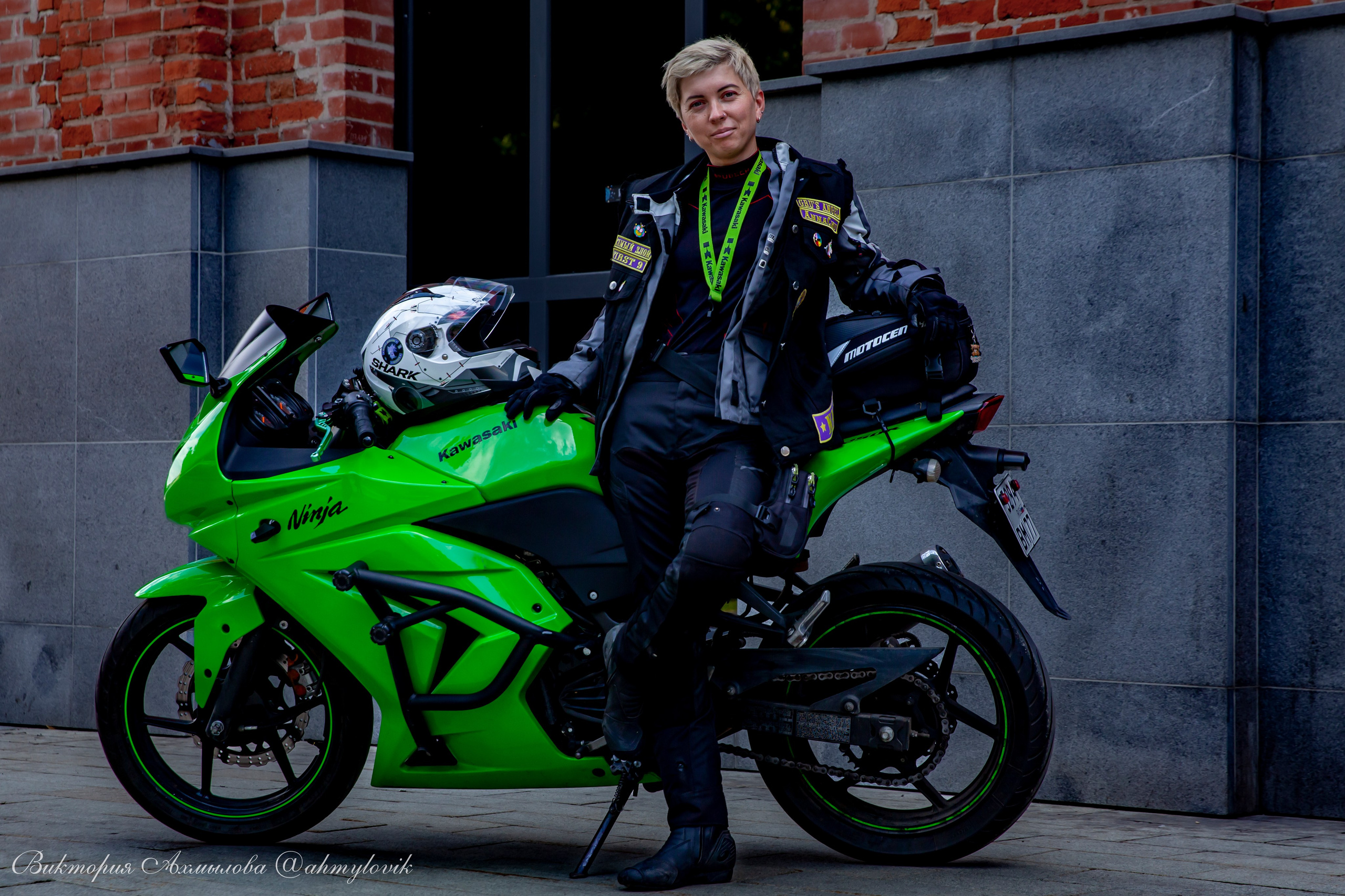 Аня и Гринч (Kawasaki Ninja 250). Виктория Ахмылова. Фотограф в Москве