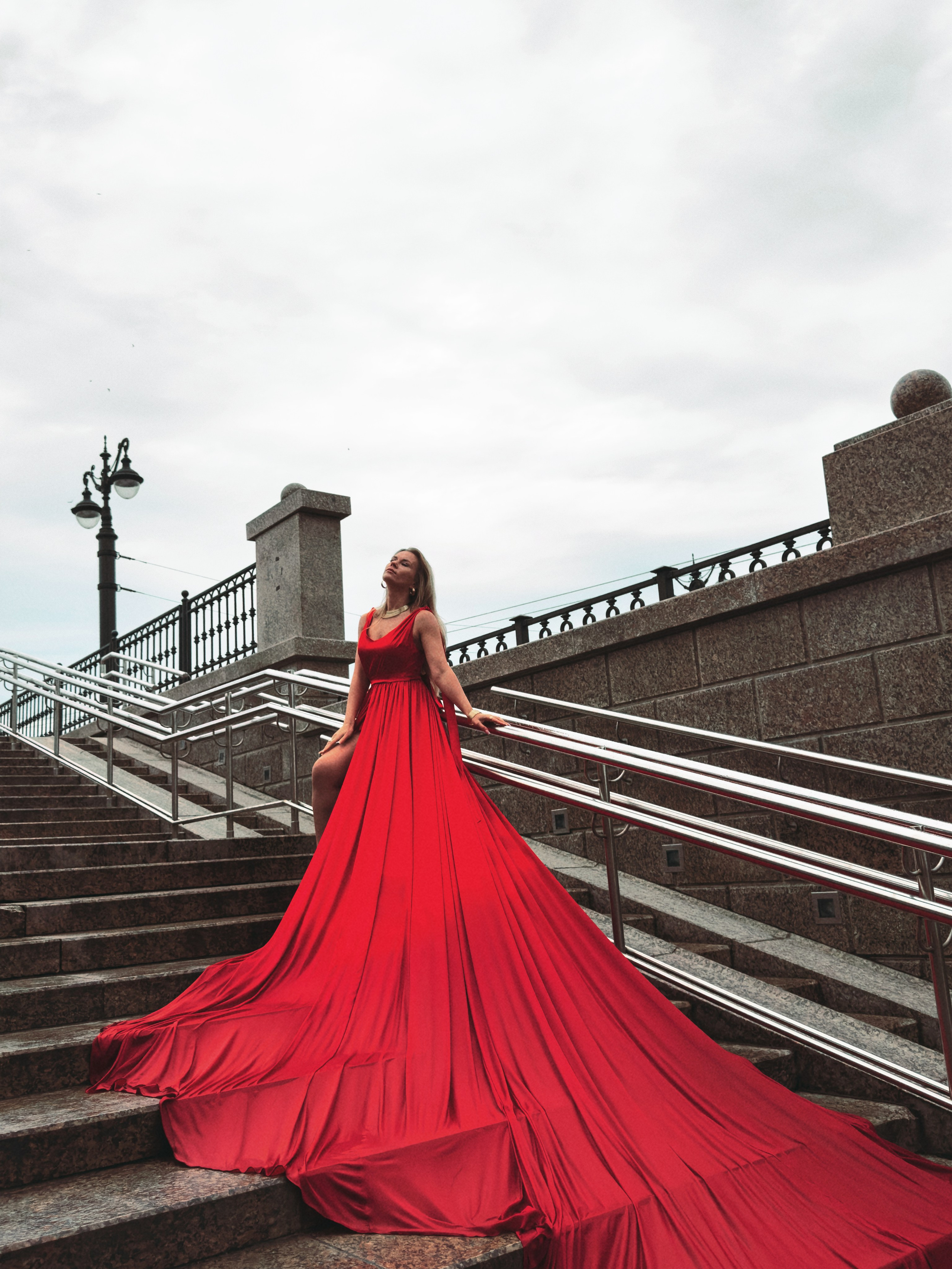 Летящие платья. Мобильный фотограф в Омске