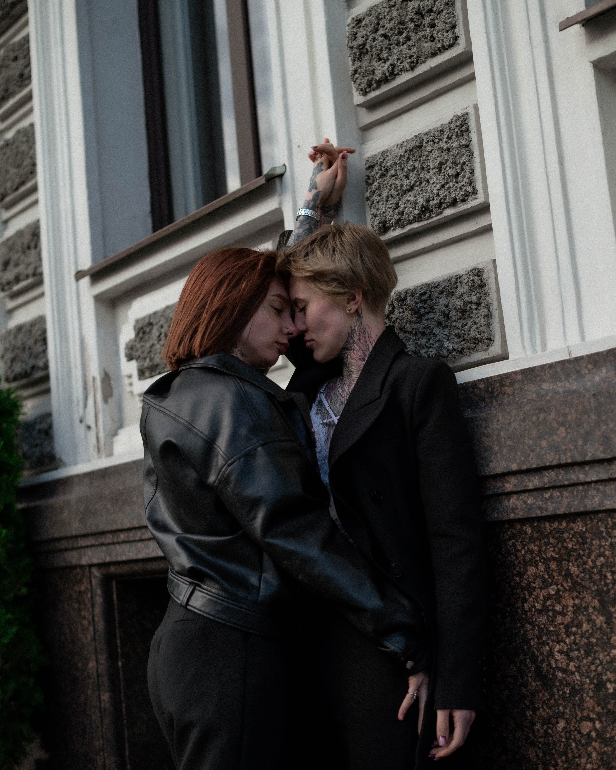 Настя и крис. Женский фотограф. Создатель украшений ручной работы. Модель
