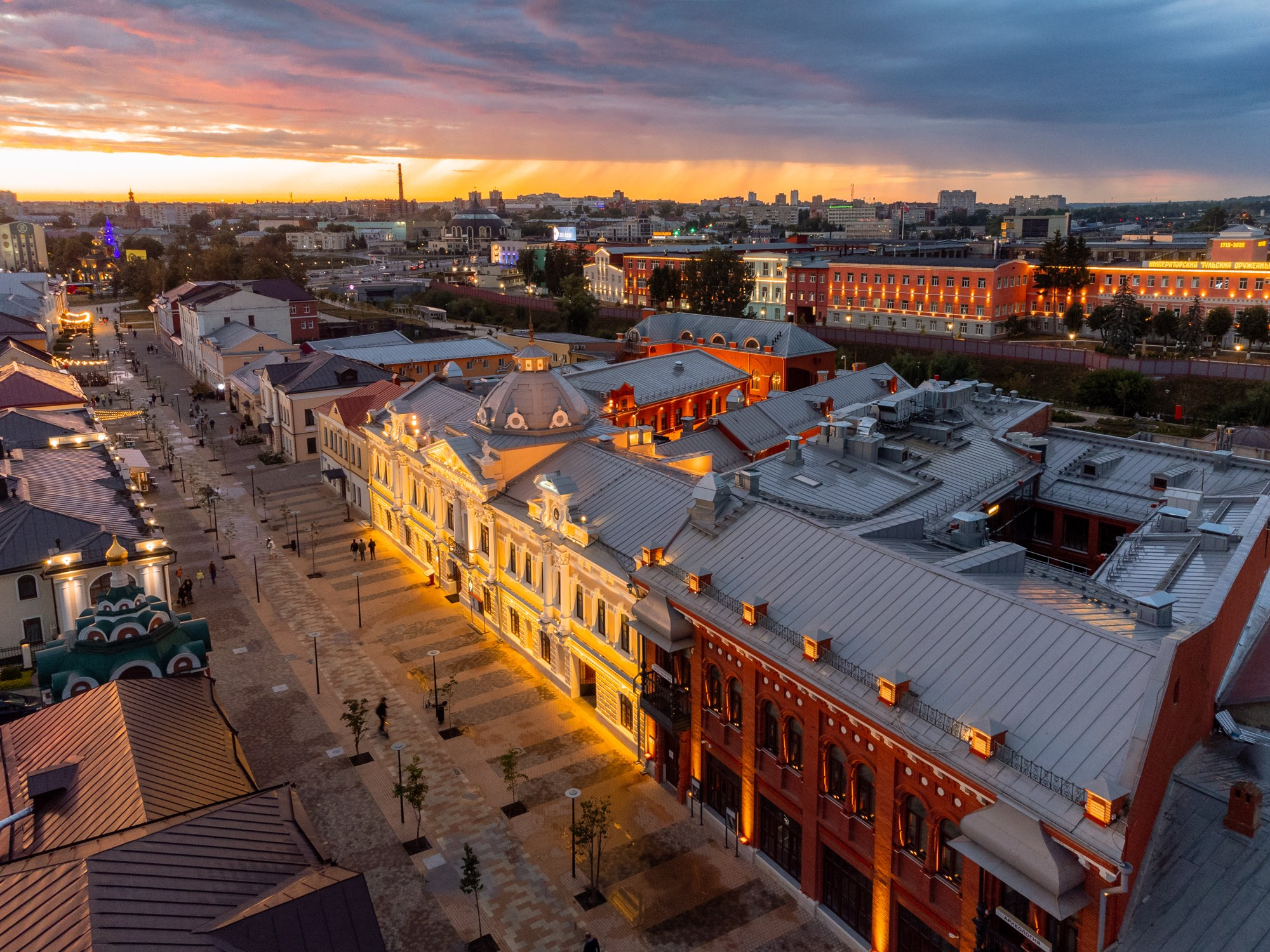 Улица Металлистов, Государственный исторический музей, лето
