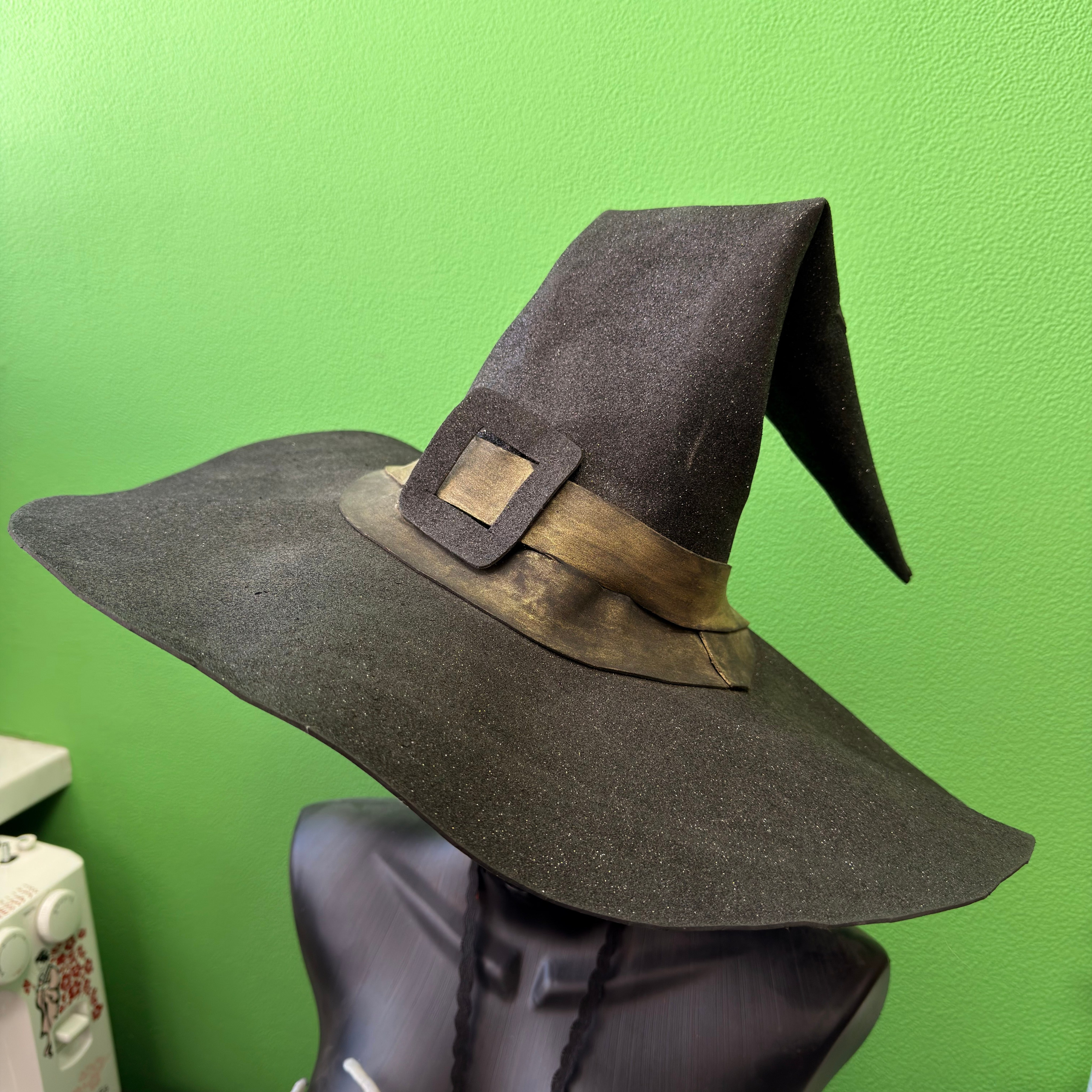 Головные уборы в аренду. Аренда костюмов, платьев и реквизита для фотосессий на Камчатке