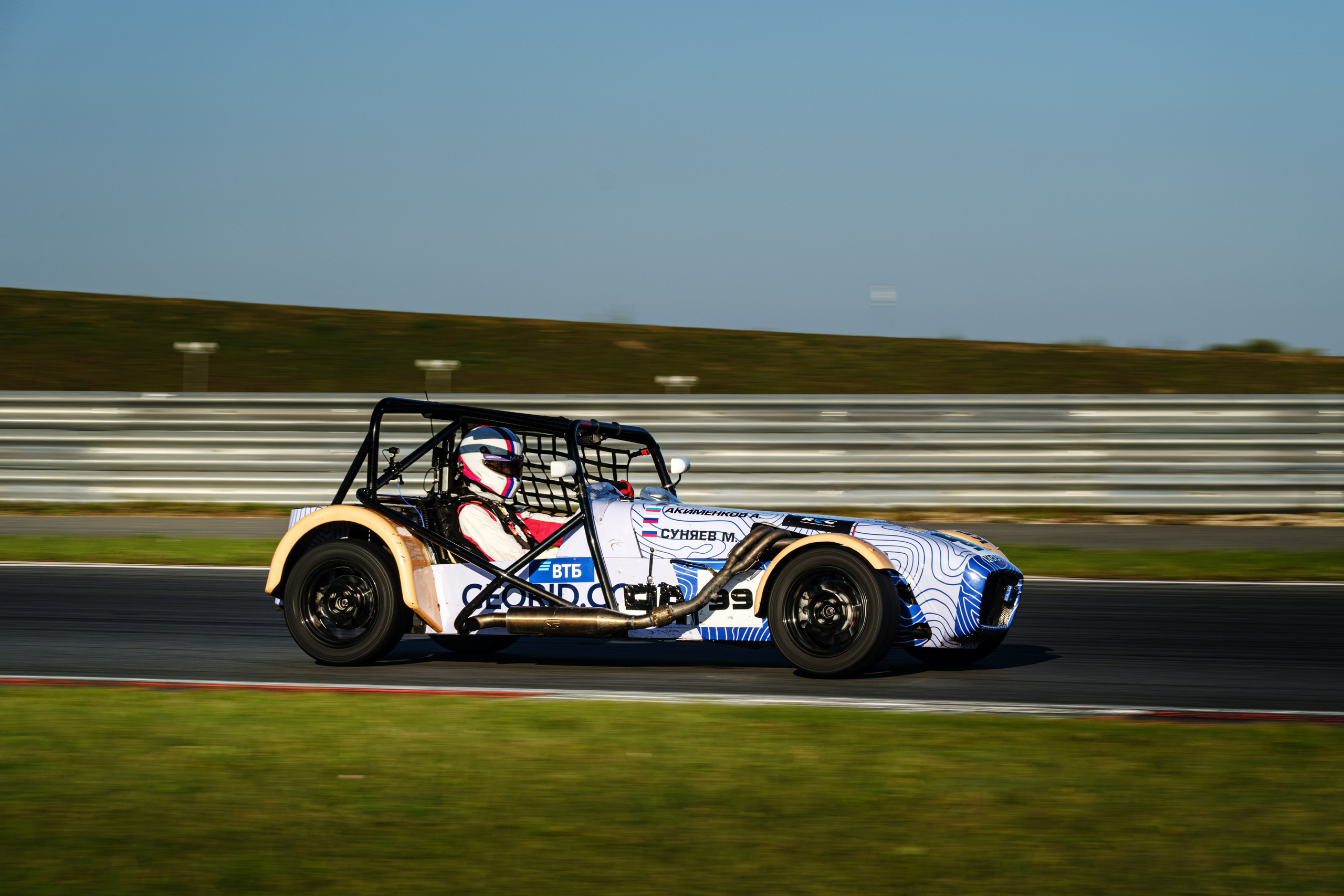 Российская серия гонок на выносливость. Авто и мотоспорт — фотограф Антон Медведев iCoguar