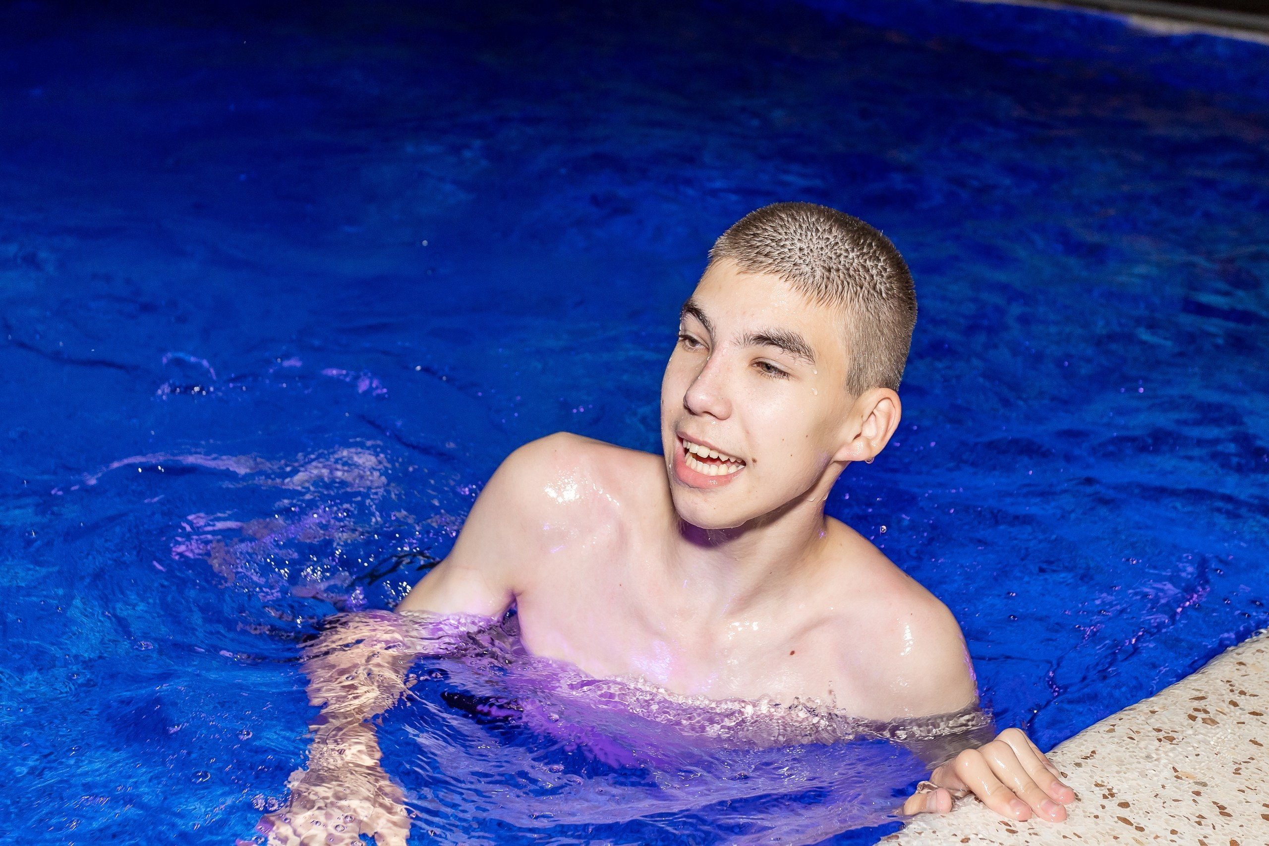 Вручение аттестата и выпускной вечер. Выпускные альбомы Майкоп, Краснодар Елена Золотарева